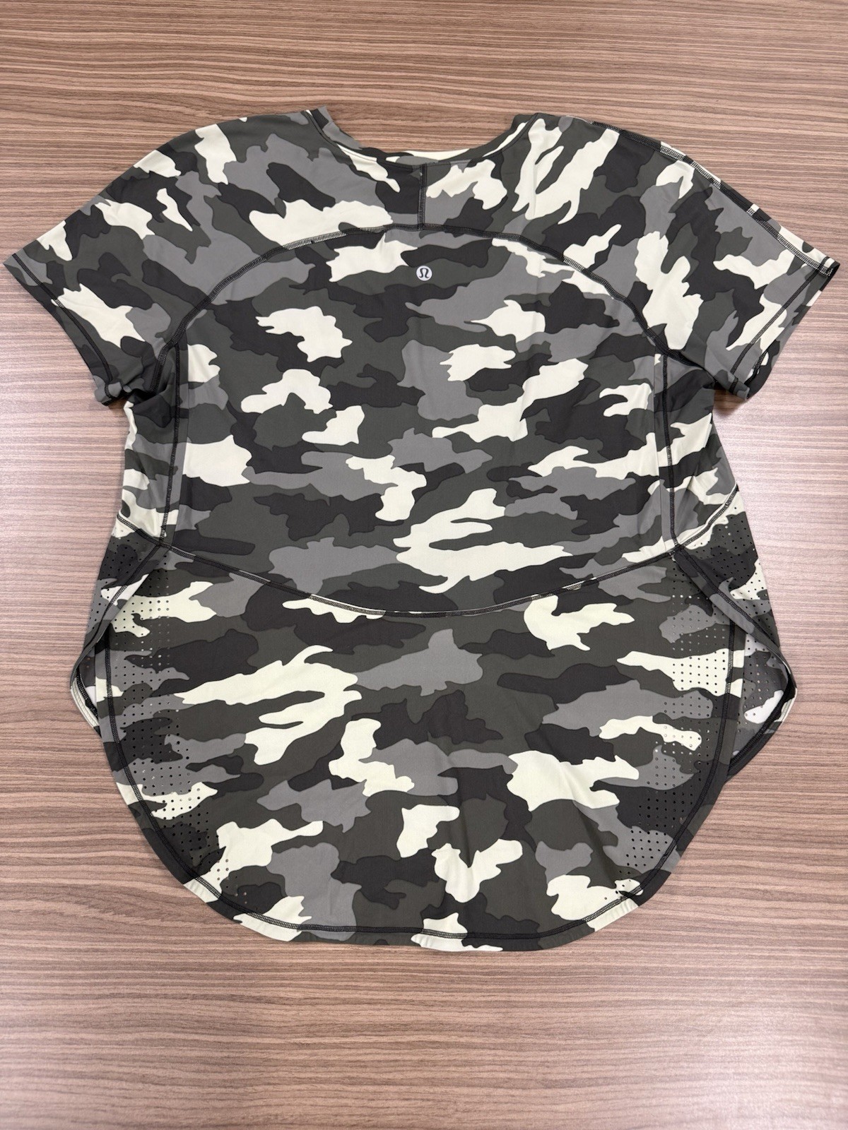 LULULEMON UVP Run Heritage 365 Camo Crispin Green Multi Pit To Pit 20” L/XL