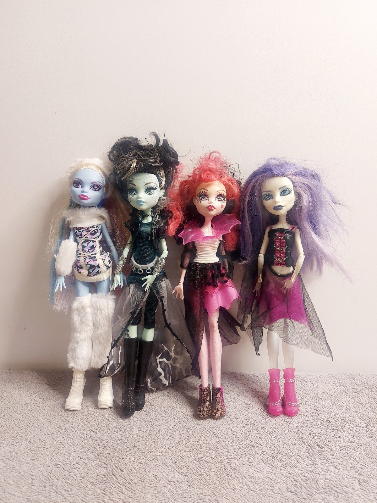 Mattel Monster High Lot of 4 Fashion Dolls Abbey Frankie Draculaura Spectra Vtg