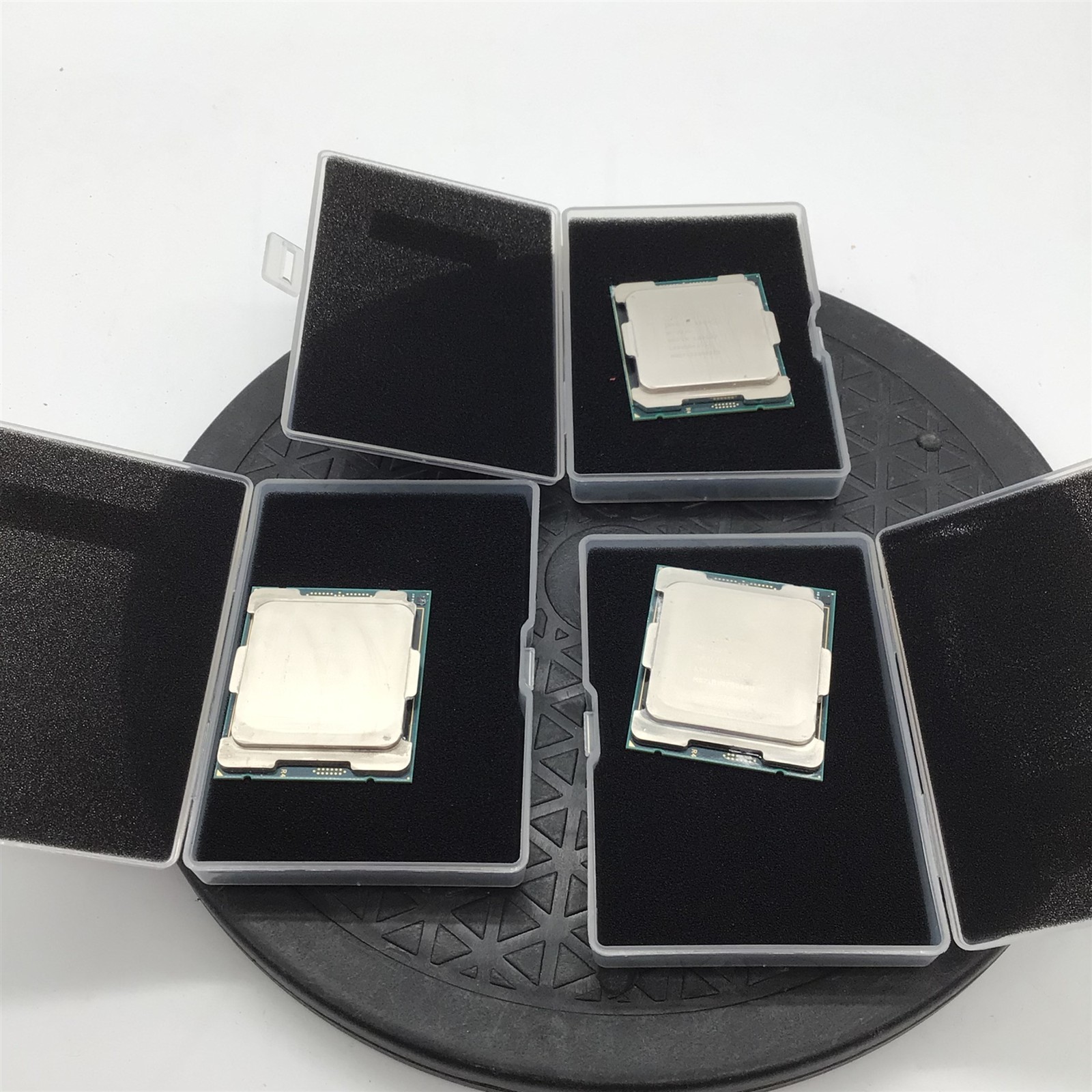 Lot of Three Assorted Intel Xeon CPU Processors W-2123 W-2125 W-2235
