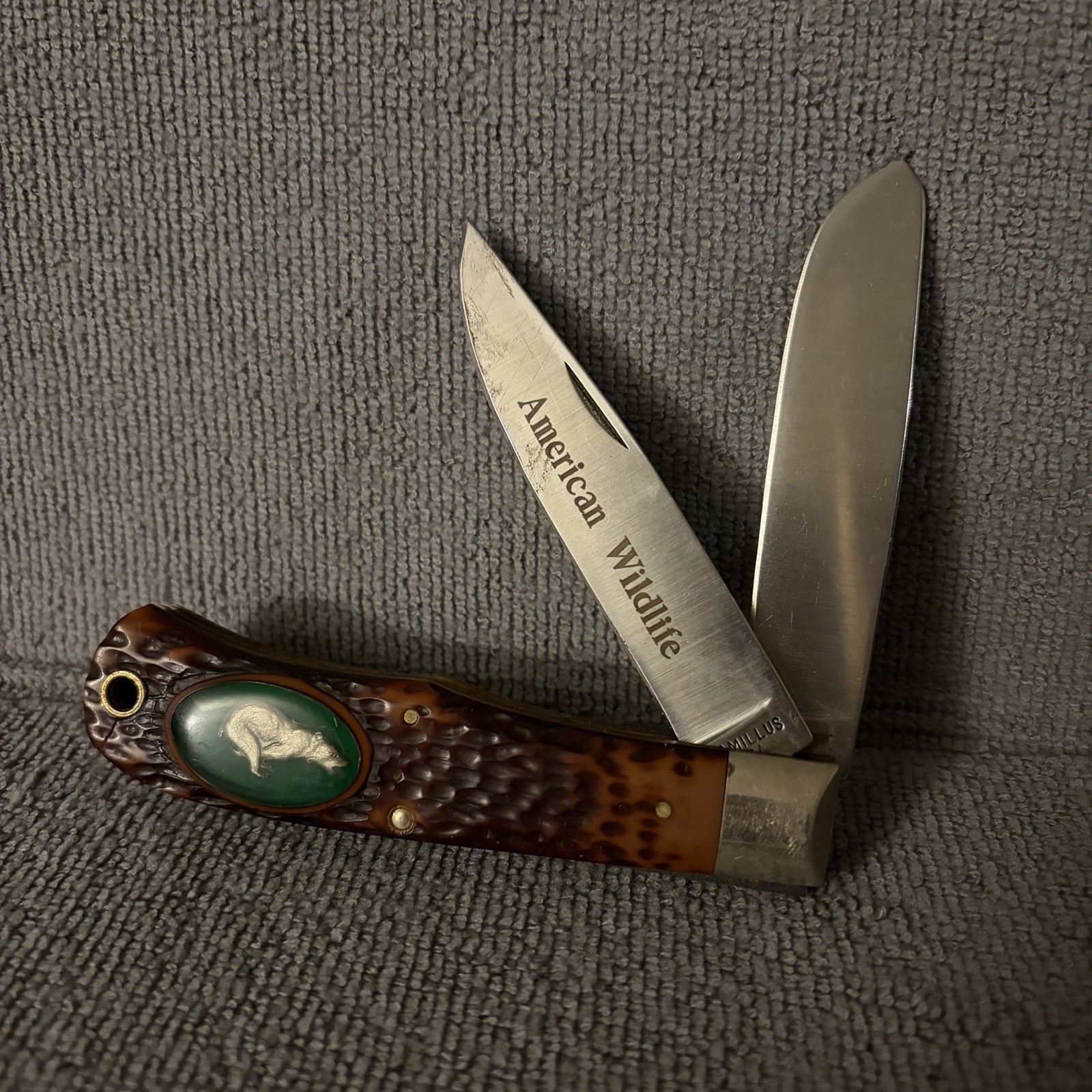 Vintage Camillus American Wildlife 10D Charging Bear Jumbo Trapper