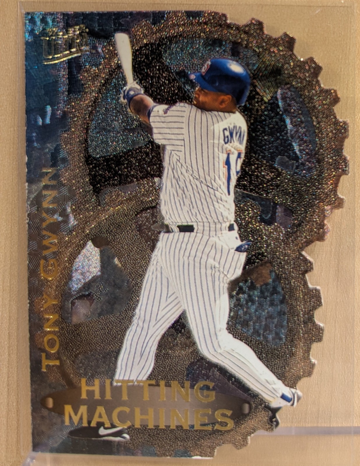 1997 Fleer Ultra HITTING MACHINES #9 Tony Gwynn HOF DIE CUT FOIL AWESOME INSERT 1997 Fleer Ultra HITTING MACHINES #9 Tony Gwynn HOF DIE CUT FOIL AWESOME INSERT
