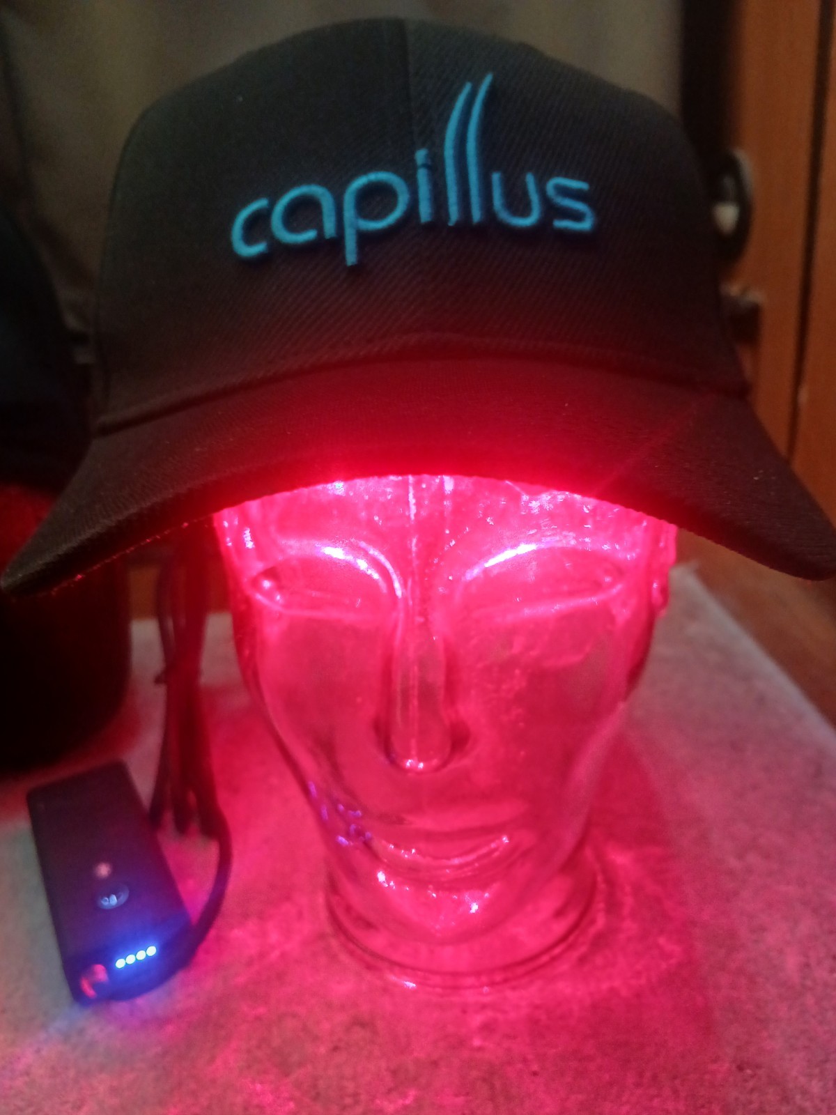Capillus Plus Laser Hair Growth Cap /Charged BATTERY /CHARGE CORD / CASE/Manual