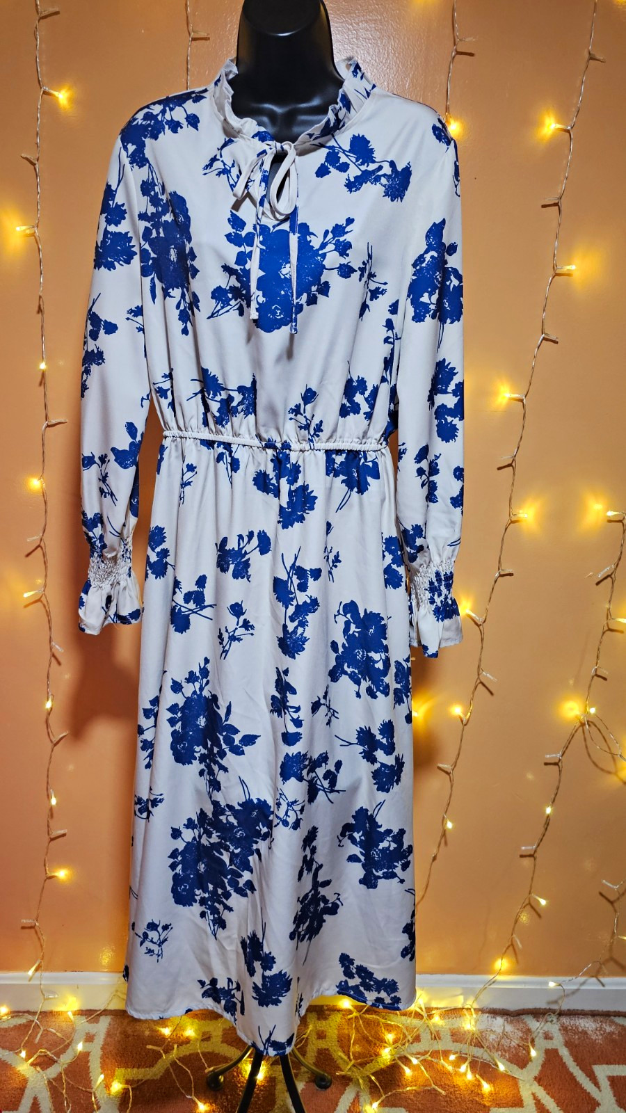 SHEIN Women\'s Blue/White Floral Smocked Keyhole Bell Sleeve Maxi Dress, L