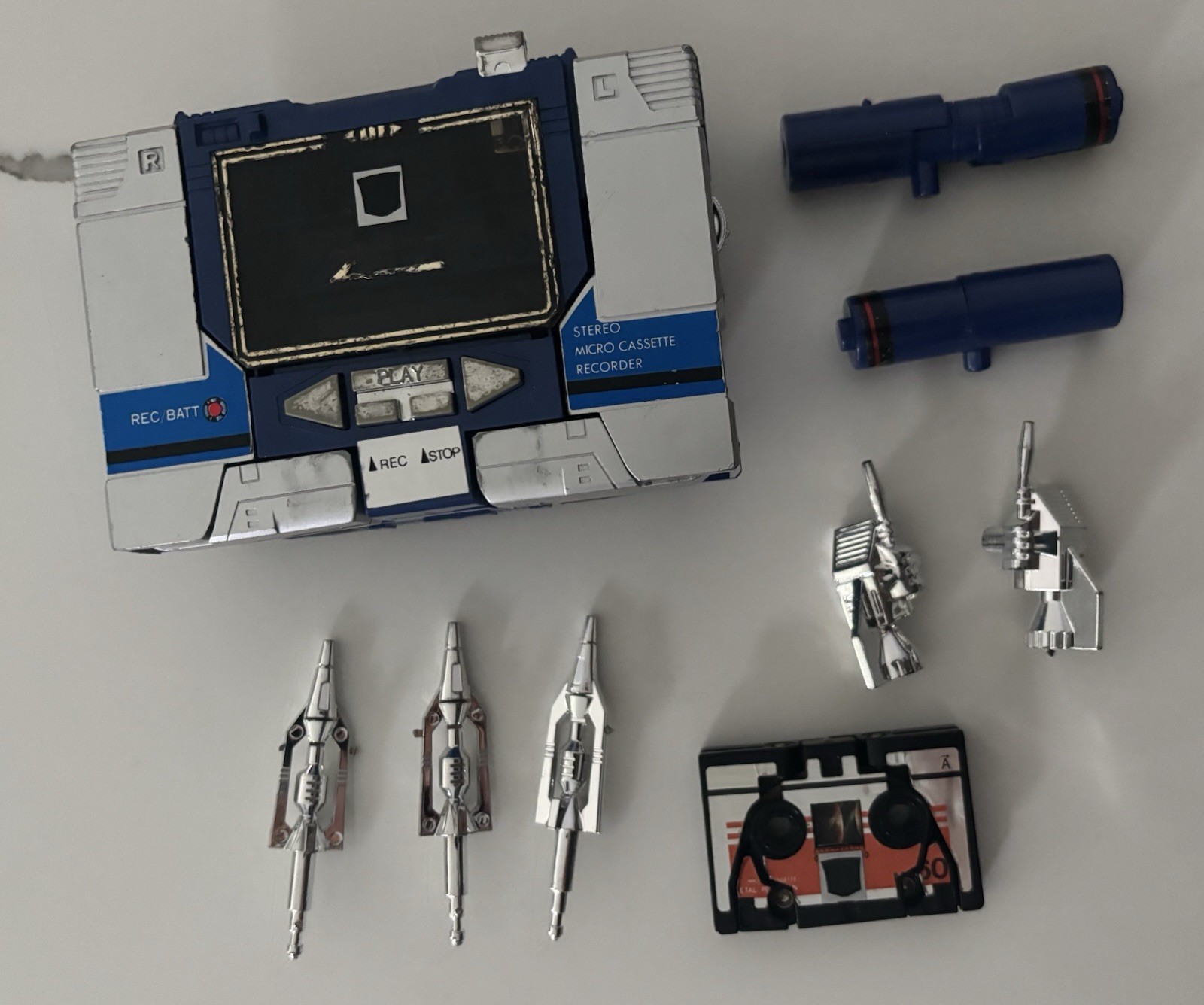 Soundwave-Vintage 1984 G1 Transformer, 100% Complete Soundwave-Vintage 1984 G1 Transformer, 100% Complete