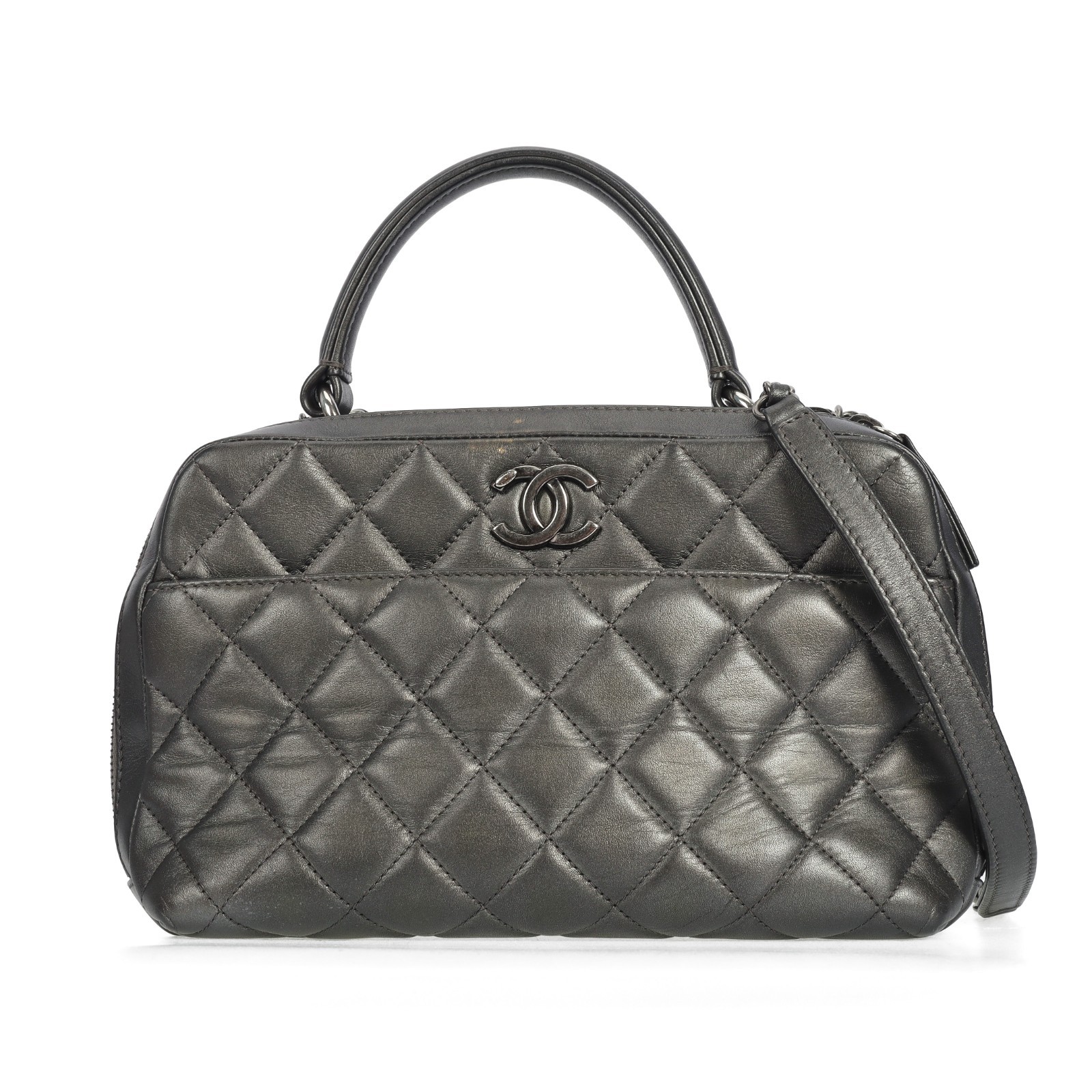 Pre-Owned Chanel Black Calfskin Shoulder Bag 54386518 Pre-Owned Chanel Black Calfskin Shoulder Bag 54386518