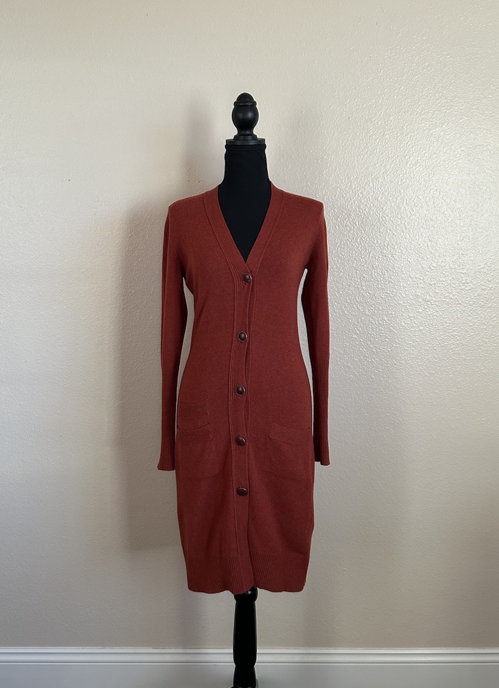 Hermès Rust Wool Knit Sweater Dress V-Neck Long Sleeve Button Midi M Hermès Rust Wool Knit Sweater Dress V-Neck Long Sleeve Button Midi M