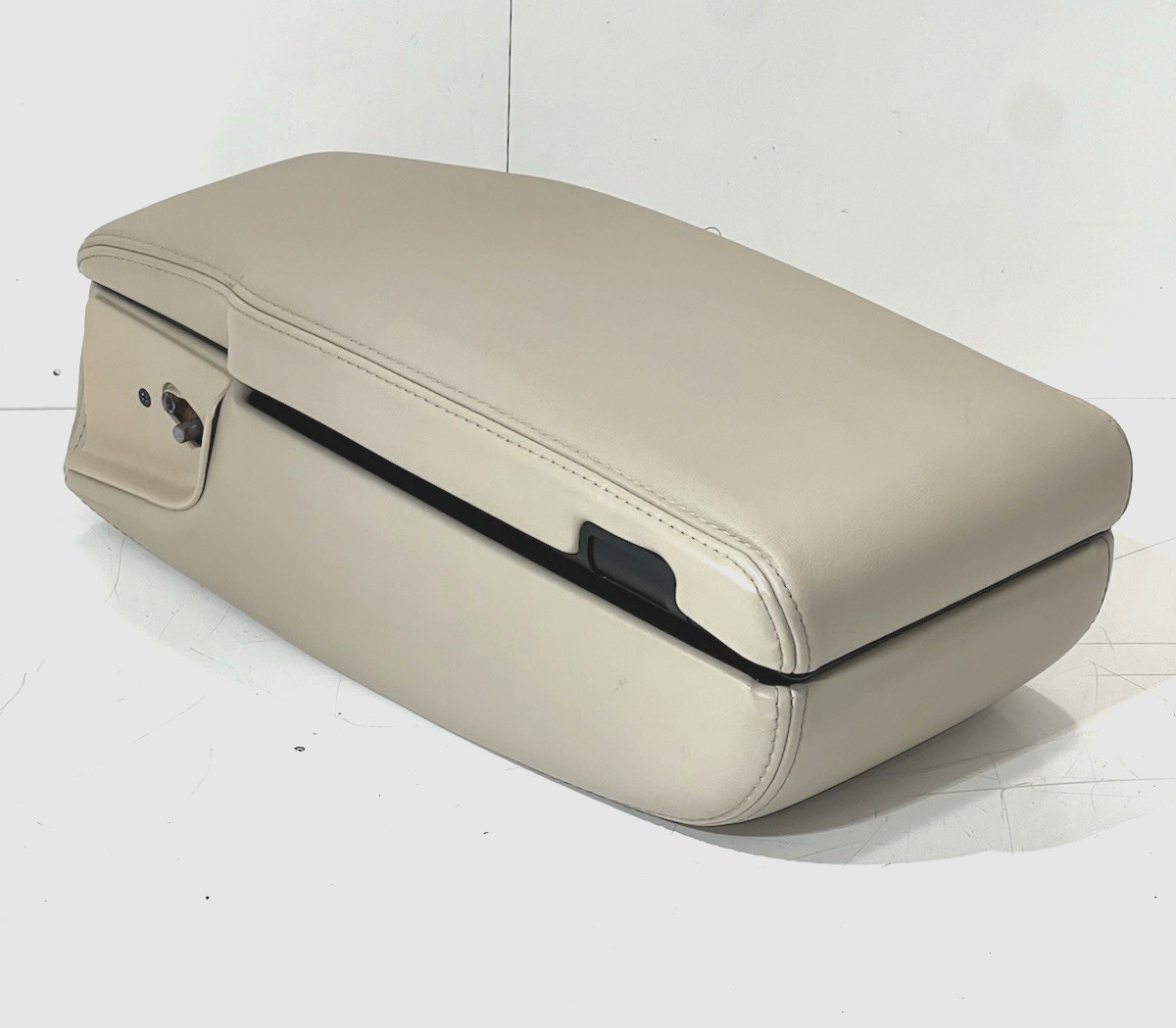 2003-2011 Lincoln Town Car Center Console Leather Armrest Lid Storage Tan OEM