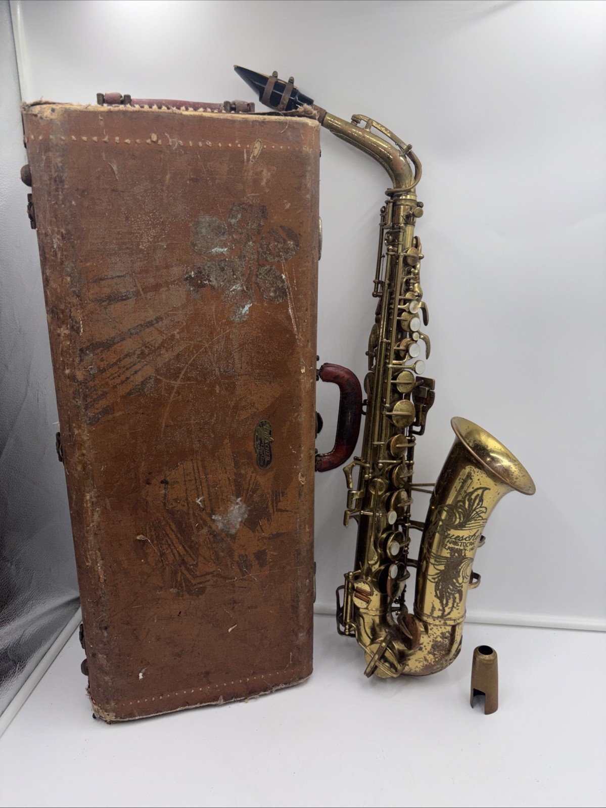 VINTAGE 1952 BUESCHER MODEL 140 ARISTOCRAT ALTO SAXOPHONE As-Is / Needs Overhaul