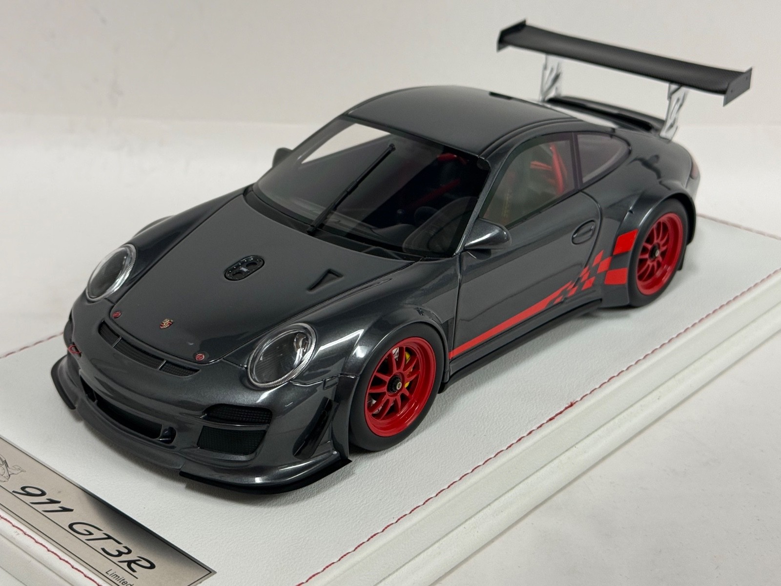 1/18 GL Porsche 911 GT3 RS 3.8 from 2011 Gray / Red  Wheels  40 pcs AB682