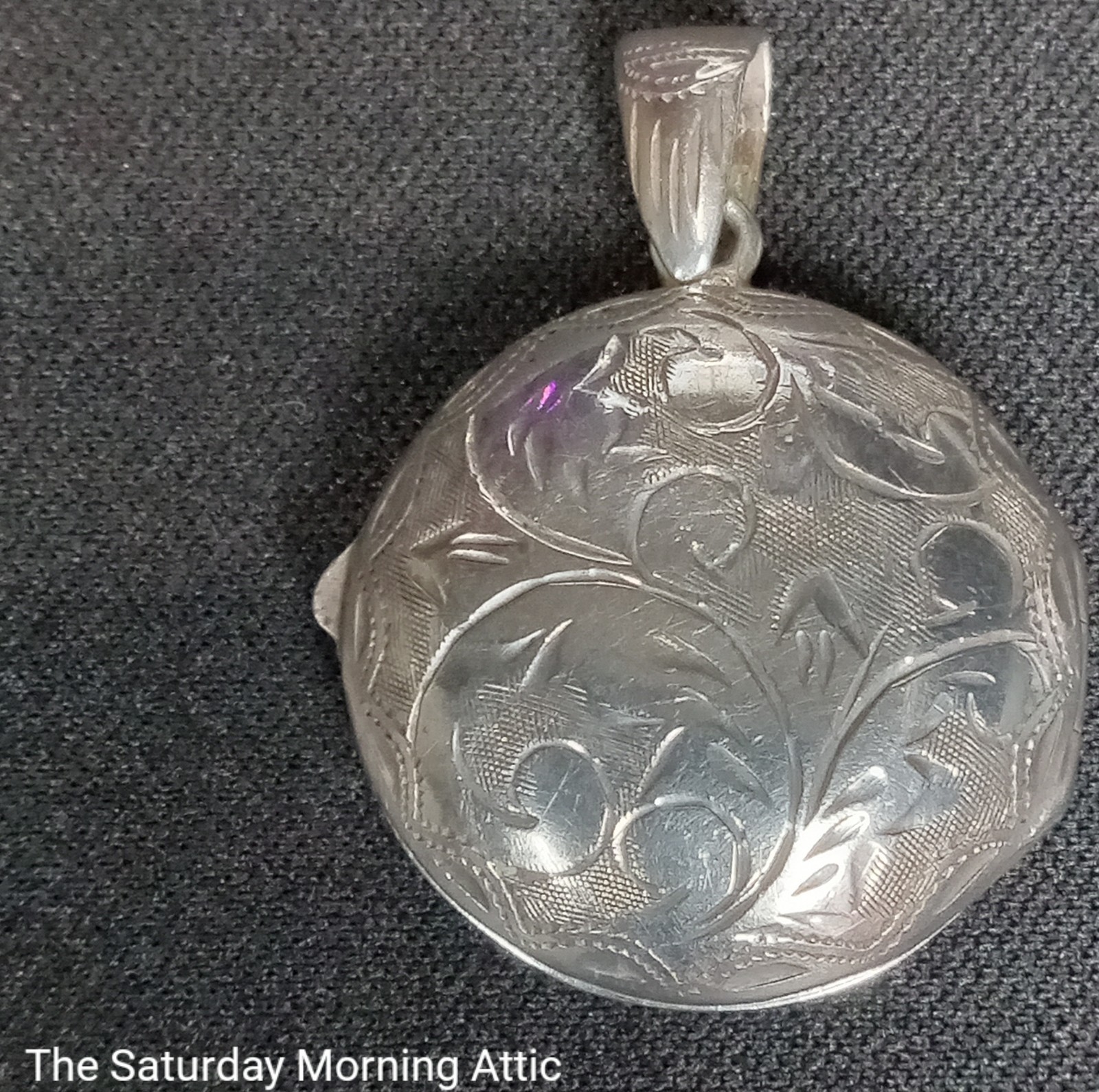 Vintage Siam Sterling Silver 925 Round Etched Photo Locket Pendant Thailand