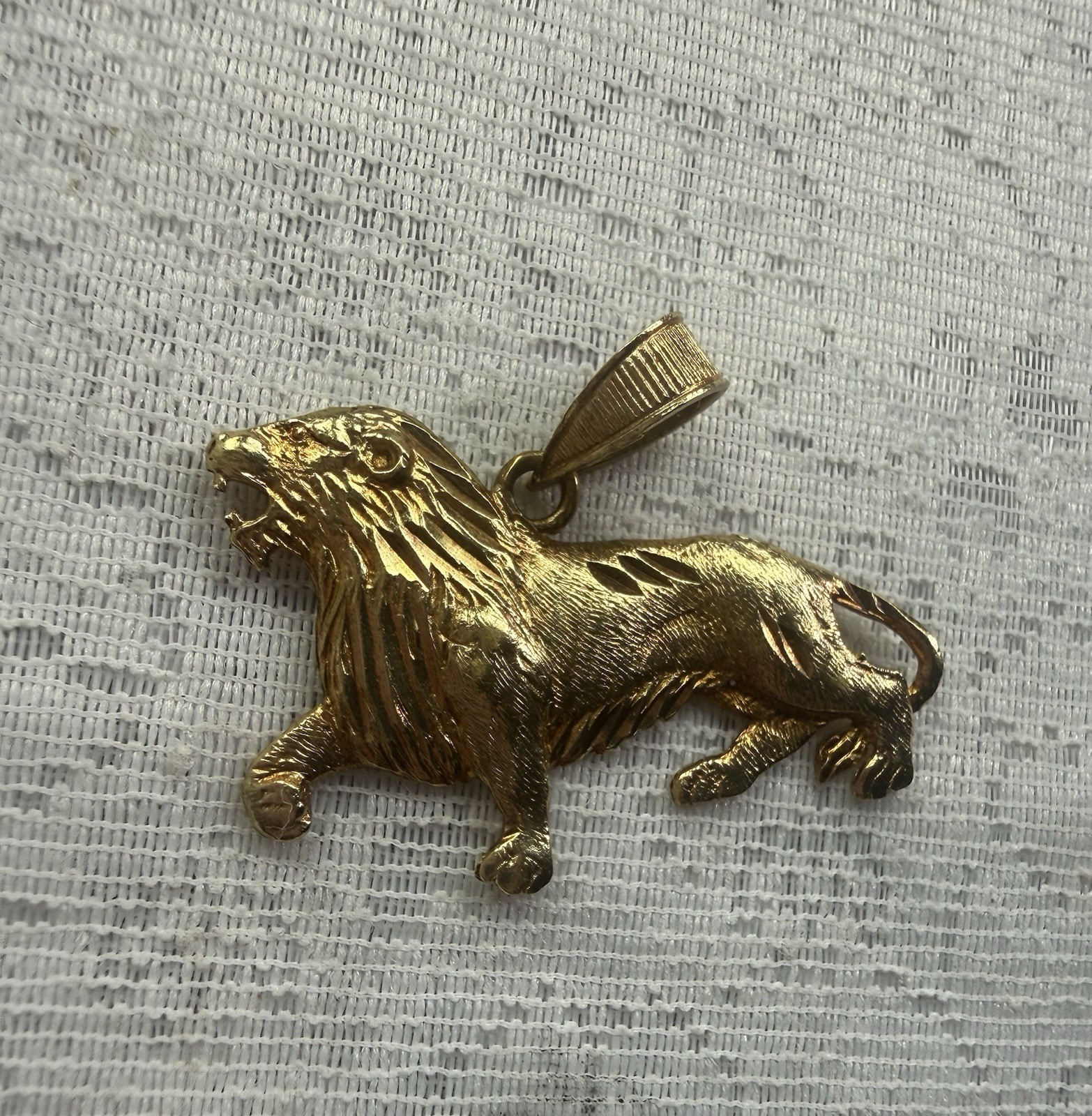 Estate 10kt 10K Solid Yellow Gold Lion Charm Pendant 2.3g  Vtg 90s Jewelry  RARE