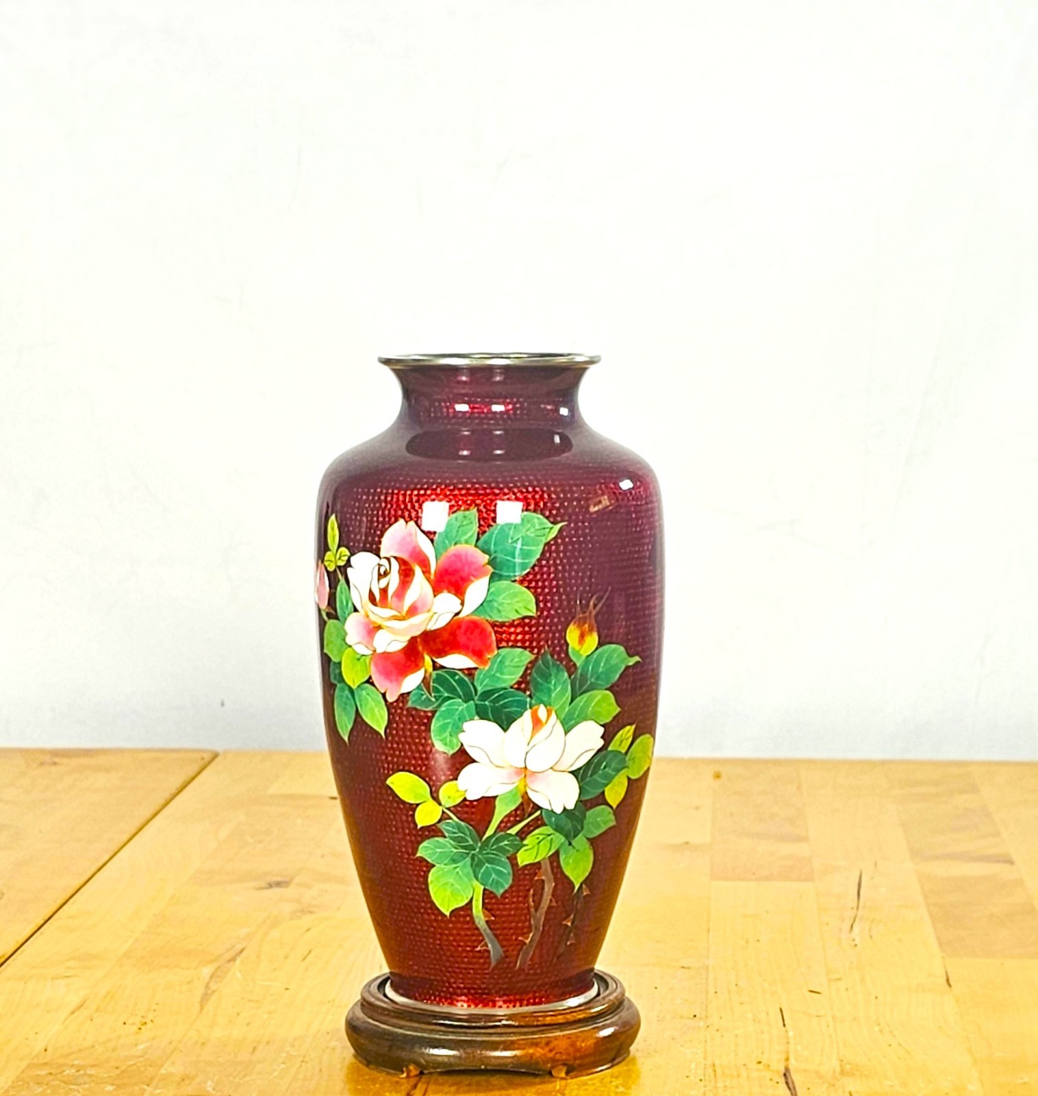 20th c. Japanese Red Akasuke Ginbari Cloisonne Rose Vase on Stand Vintage
