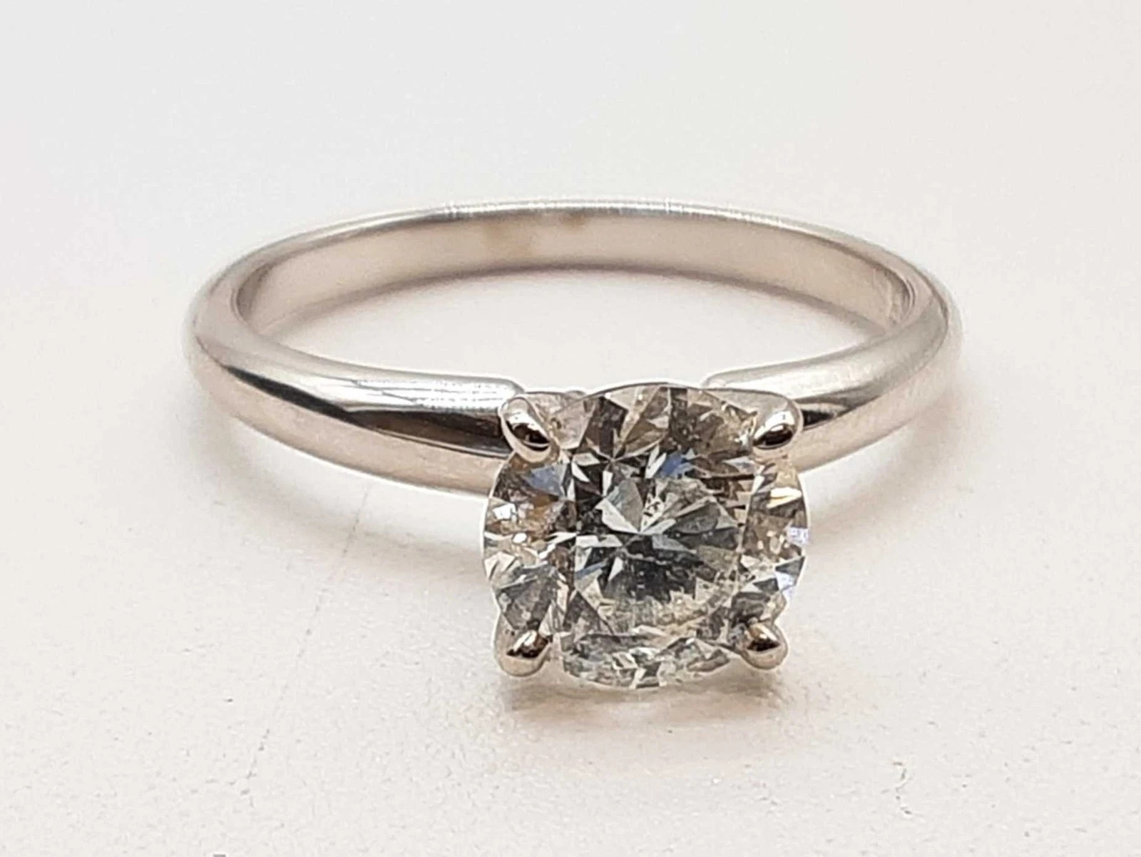 Beautiful 14k Solid White Gold Ring with Natural Diamonds 3.00 Ct.