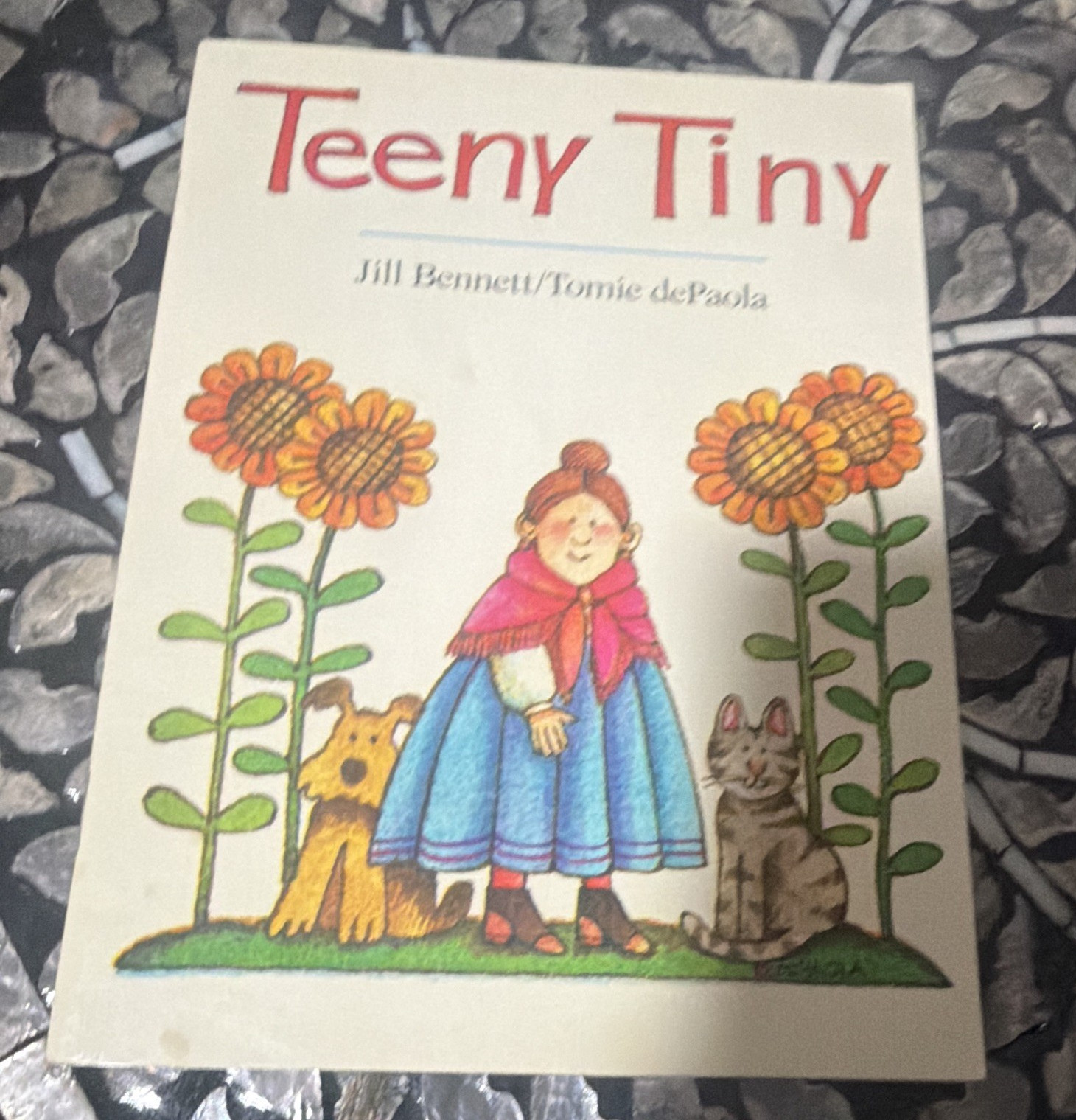 Teeny Tiny by Jill Bennett & Tomie dePaola Paperback Picture Book Illus Ages 4-8 Teeny Tiny by Jill Bennett & Tomie dePaola Paperback Picture Book Illus Ages 4-8