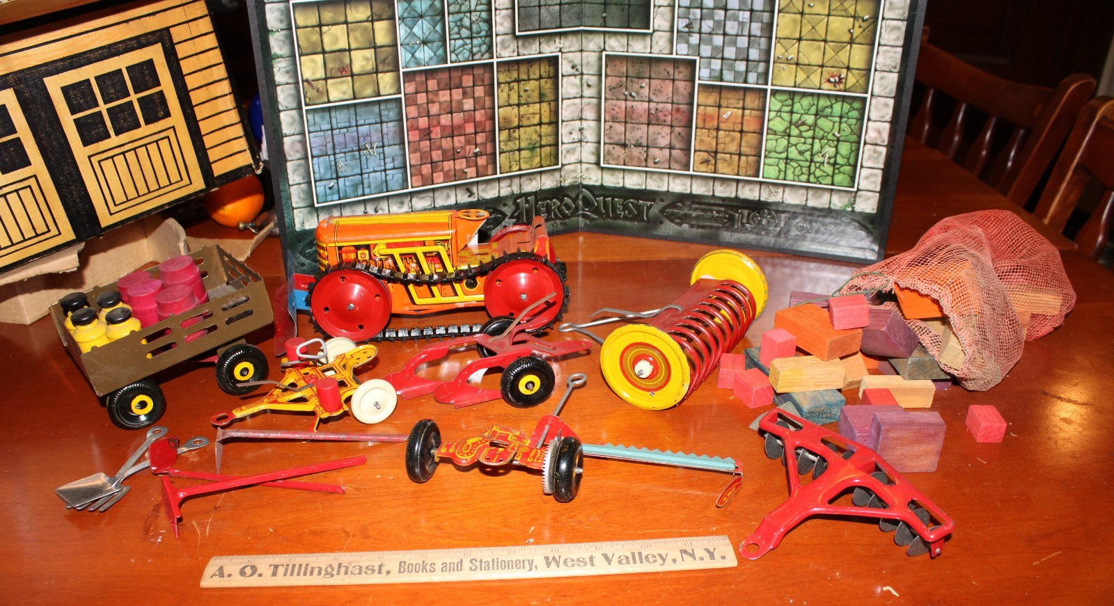 Vintage Marx Tractor Shed Farm Machinery SET 1930'S TIN LITHO IN ORIGINAL BOX Vintage Marx Tractor Shed Farm Machinery SET 1930'S TIN LITHO IN ORIGINAL BOX