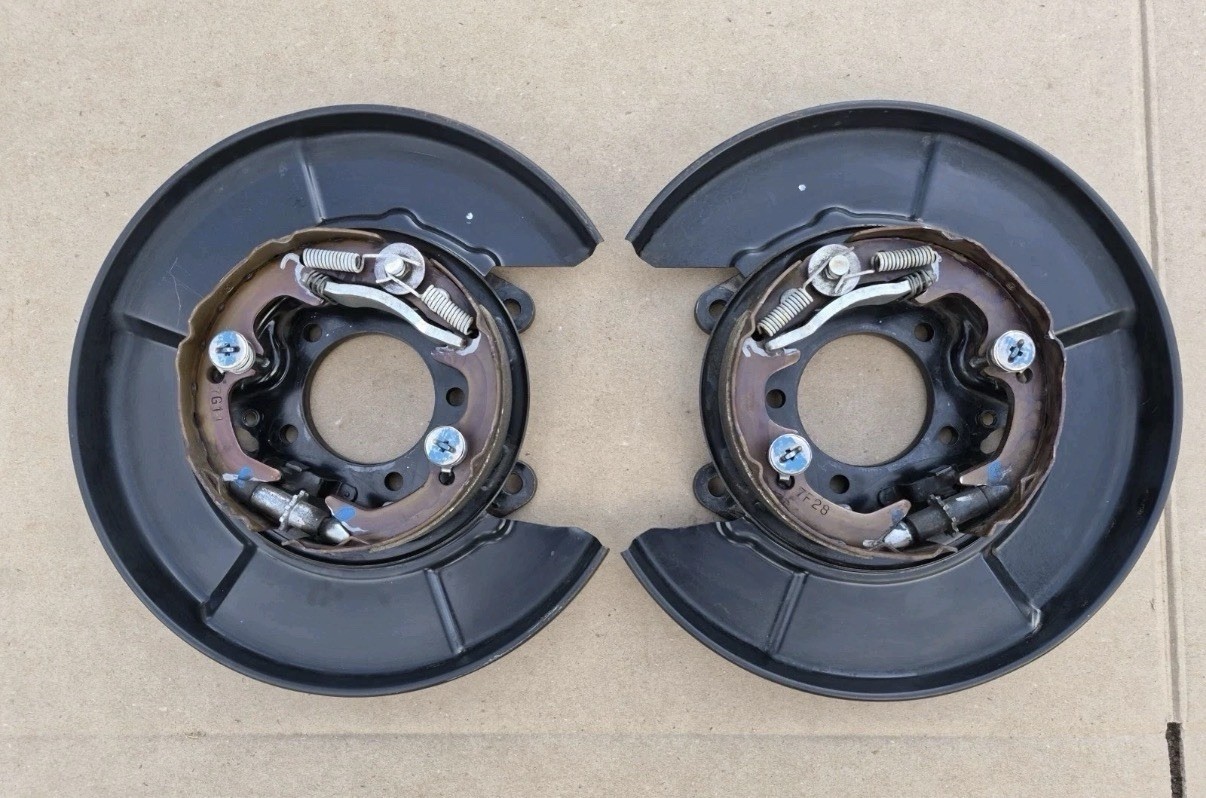 2007-11 Toyota Camry Rear Disc Brake Backing Plates Left and Right OEM USED ✅ 2007-11 Toyota Camry Rear Disc Brake Backing Plates Left and Right OEM USED ✅