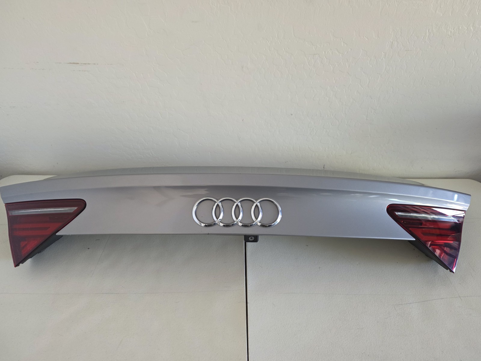12-18 AUDI A7 S7 RS7 OEM TRUNK SPOILER WING ASSEMBLY WITH CAMERA 