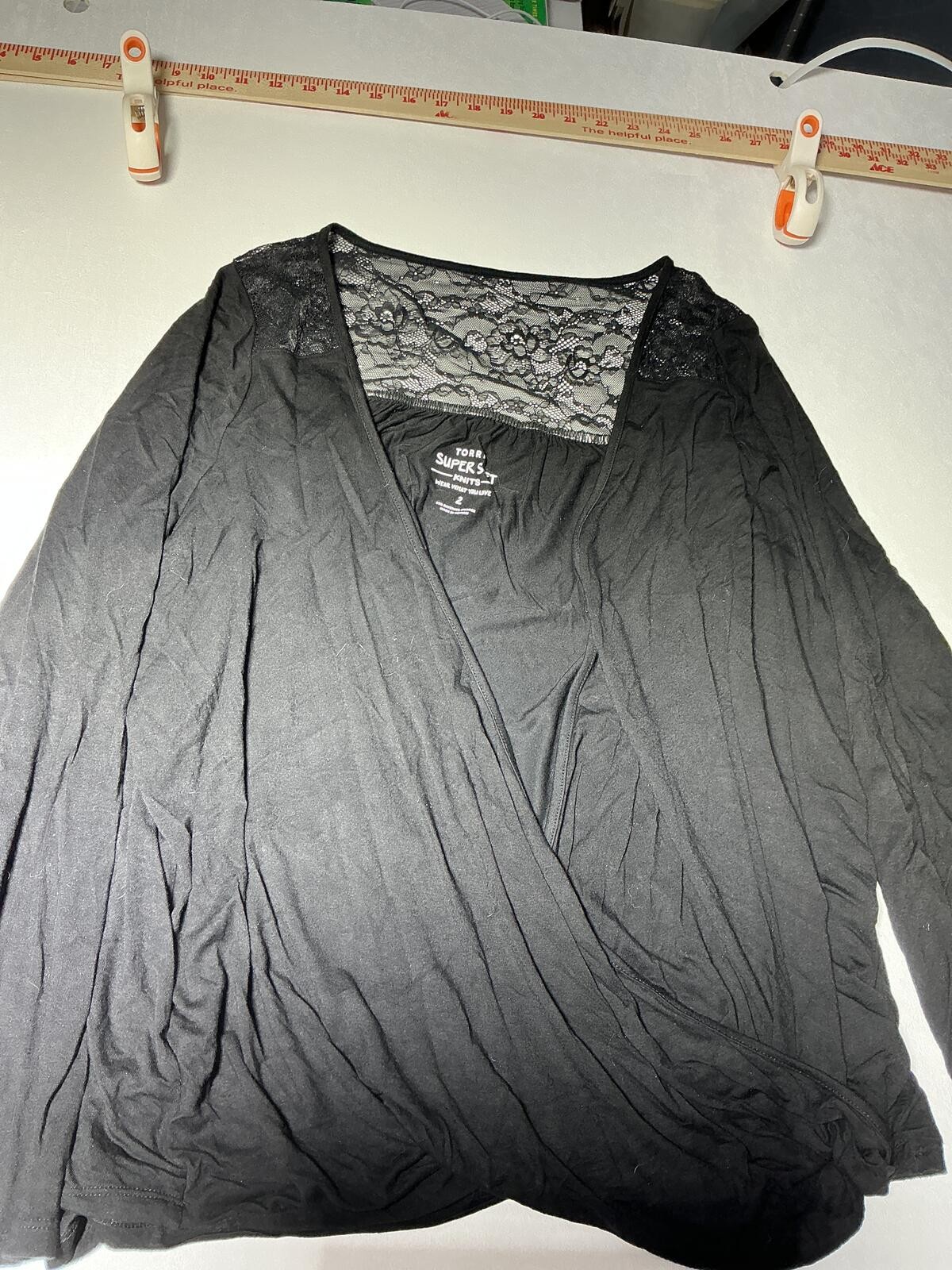 Torrid Super Soft Knits Black Lace Accent Long Sleeve Top Size 2. (182)
