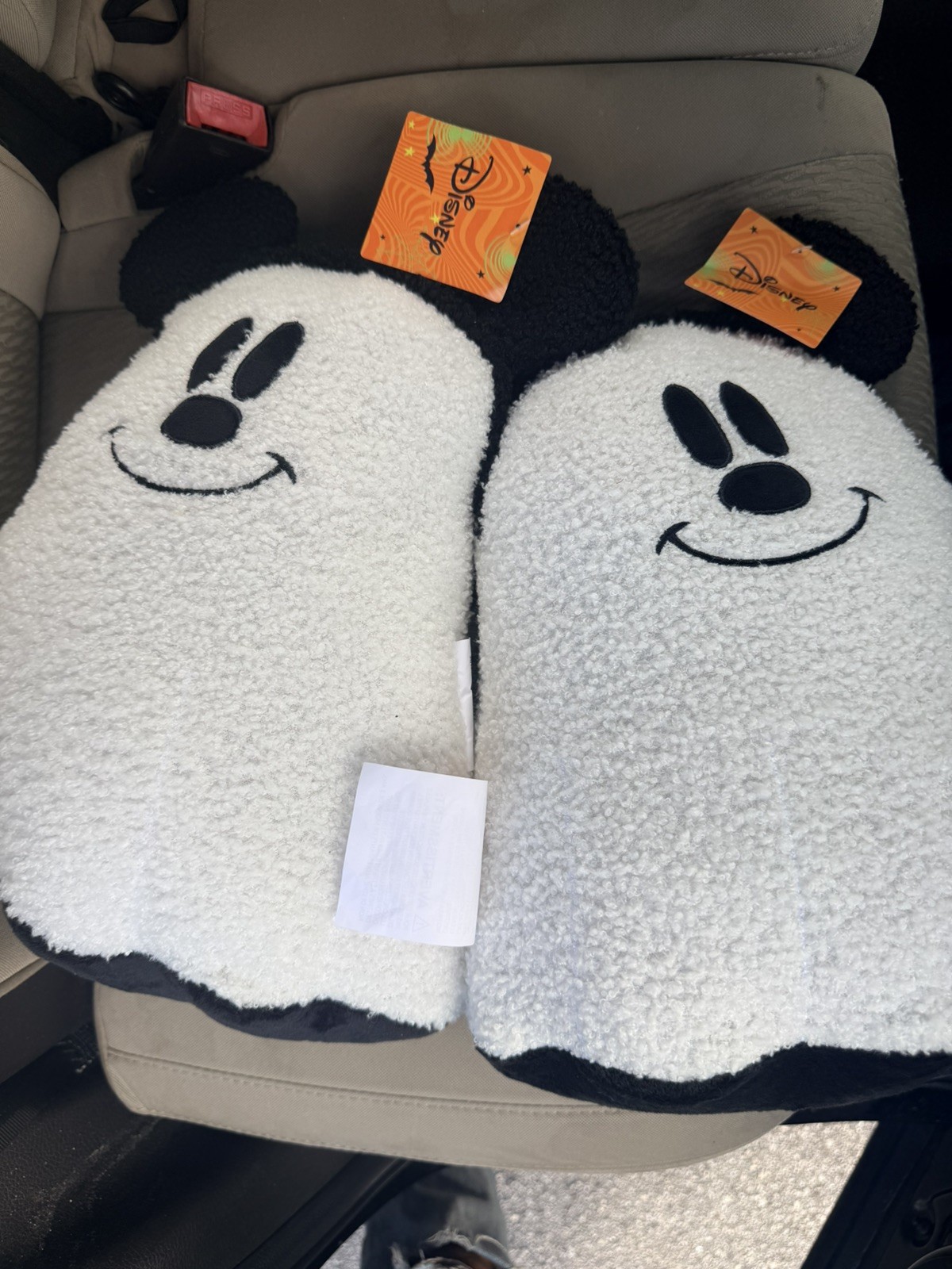 VIRAL Disney Mickey Mouse Ghost Super Soft Pillow - Aldi Halloween 2026 🤍🖤 VIRAL Disney Mickey Mouse Ghost Super Soft Pillow - Aldi Halloween 2026 🤍🖤