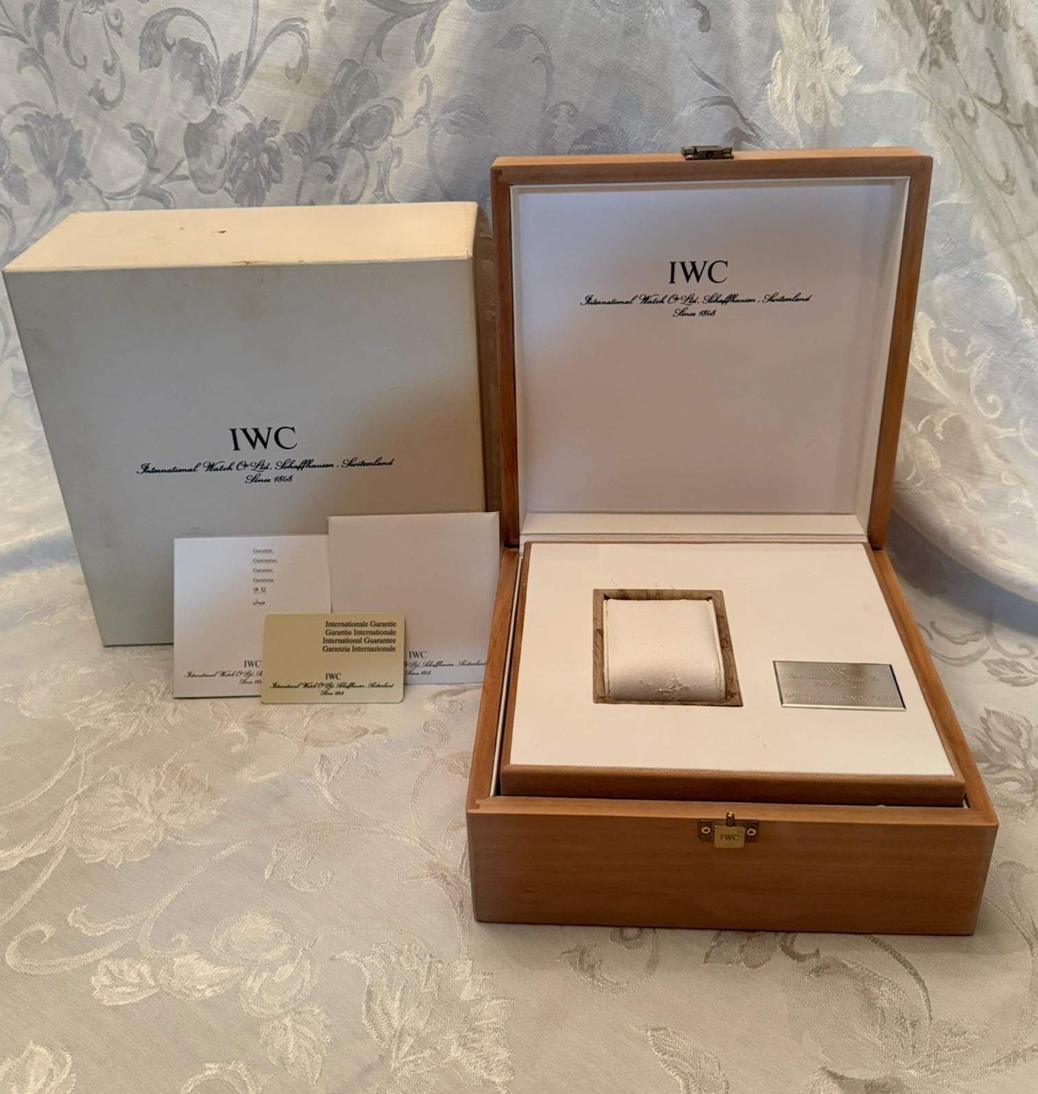 100% Authentic Vintage IWC Schaffhausen Pilot DOPPELCHRONOGRAPH Watch Box & Card