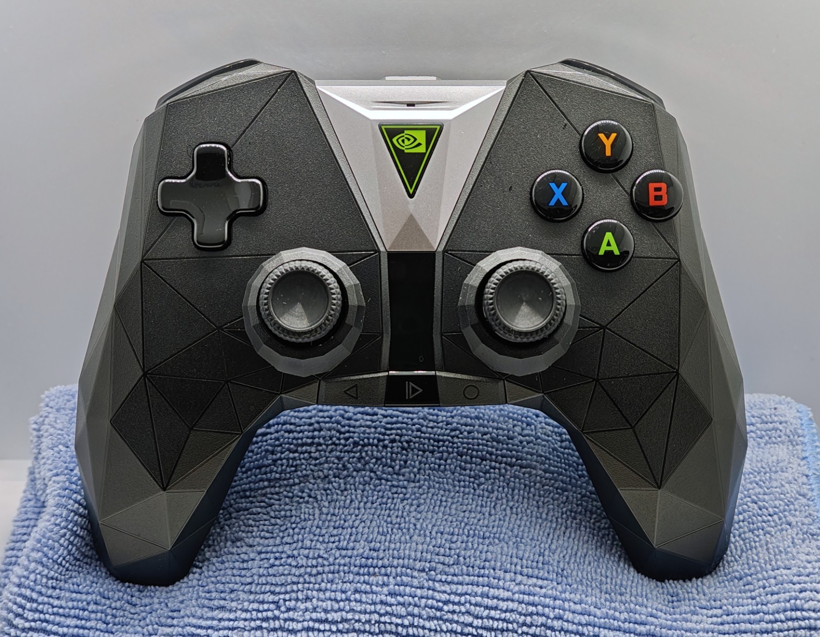 NVIDIA Shield Gaming Controller model P2920 Wireless Gaming Controller NVIDIA Shield Gaming Controller model P2920 Wireless Gaming Controller