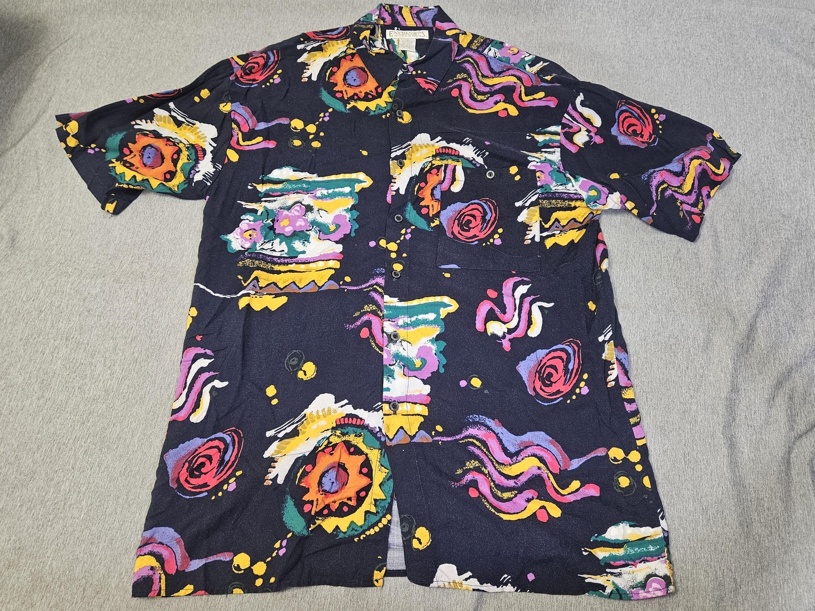 Vintage Expressions Worldwide Shirt Mens Medium Black Rayon Abstract Art 90s