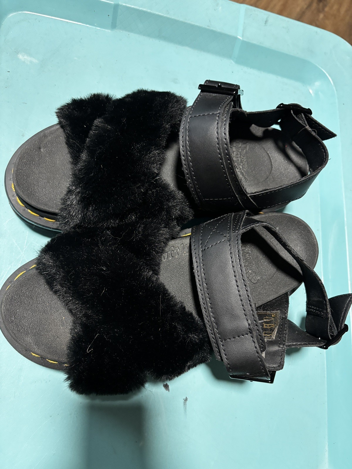 Dr. Martens Black Voss II Fluffy Faux Fur Strap Sandals Sz 6 - excellent used