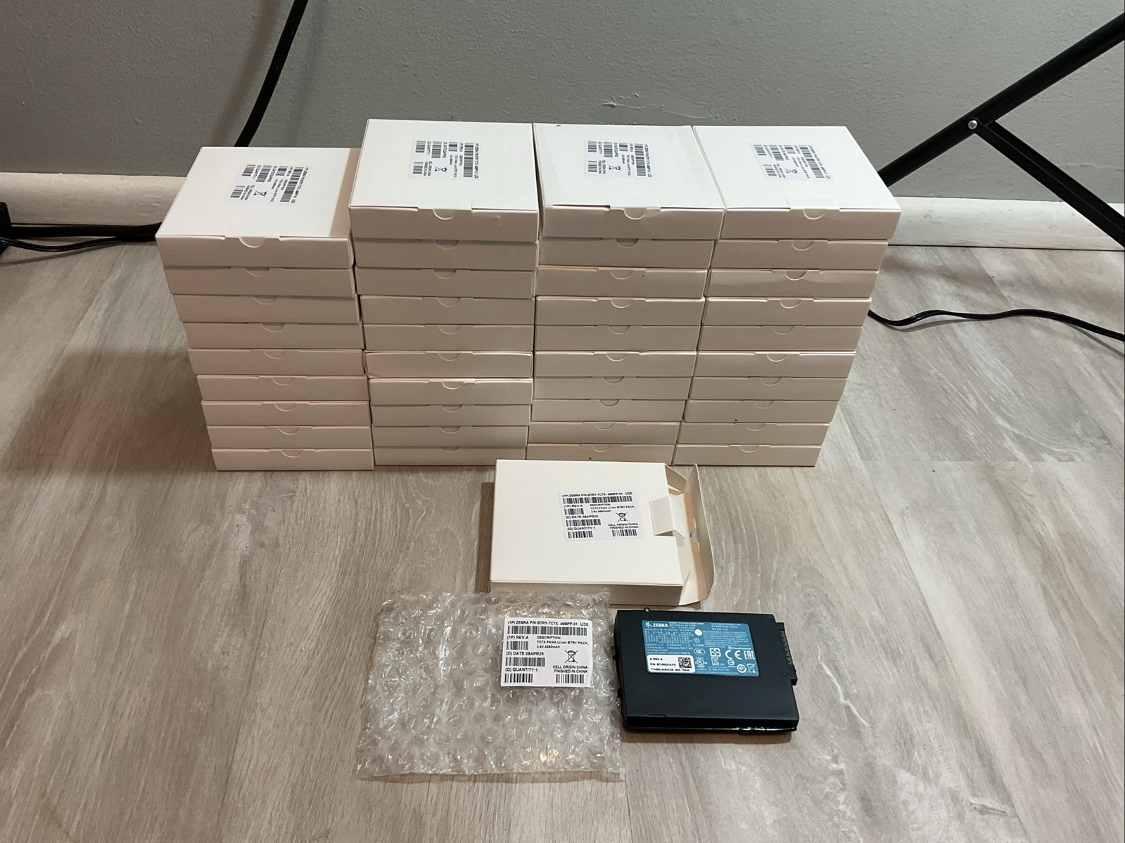 Genuine Zebra BT-000318 Battery For TC7X Series BTRY-TC7X-46MPP-01 NEW Lot Of 40 Genuine Zebra BT-000318 Battery For TC7X Series BTRY-TC7X-46MPP-01 NEW Lot Of 40