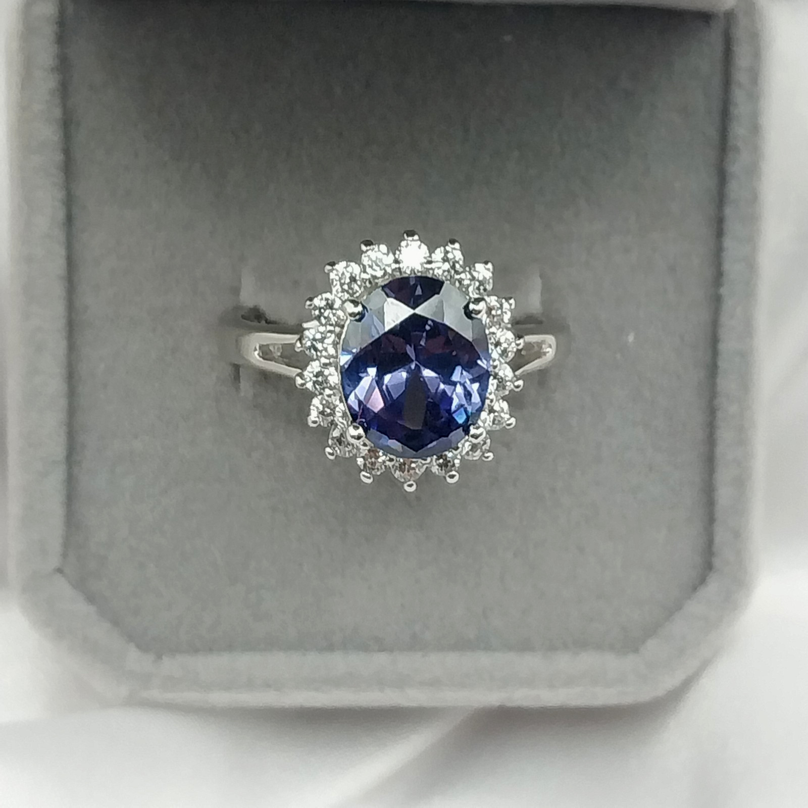 Vintage RJ Sterling Blue Sapphire Crystal Halo Ring Size 10 6.0Gr Vintage RJ Sterling Blue Sapphire Crystal Halo Ring Size 10 6.0Gr