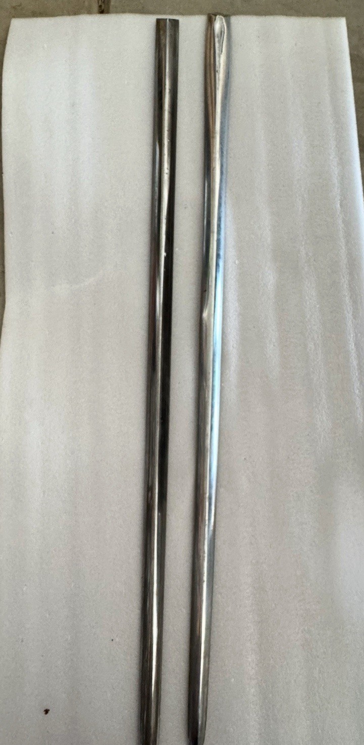1950 1951 1952 1953 CADILLAC From Door MOLDING TRIM-DRIVERS SIDE 4/DOOR SEDAN 1950 1951 1952 1953 CADILLAC From Door MOLDING TRIM-DRIVERS SIDE 4/DOOR SEDAN