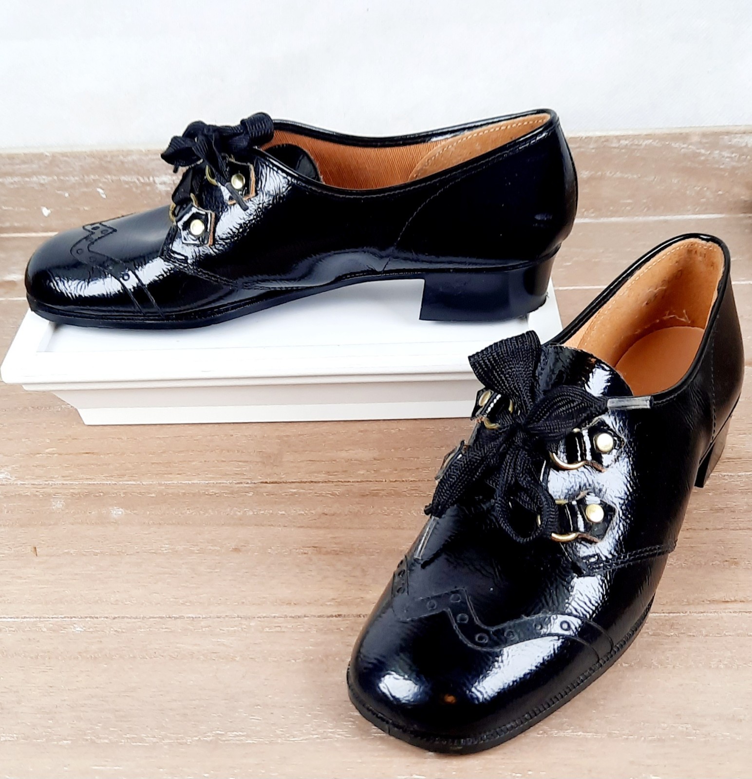 Girls Vtg 60s Oxford Shoes Black Vinyl  sz 2 NOS Vegan