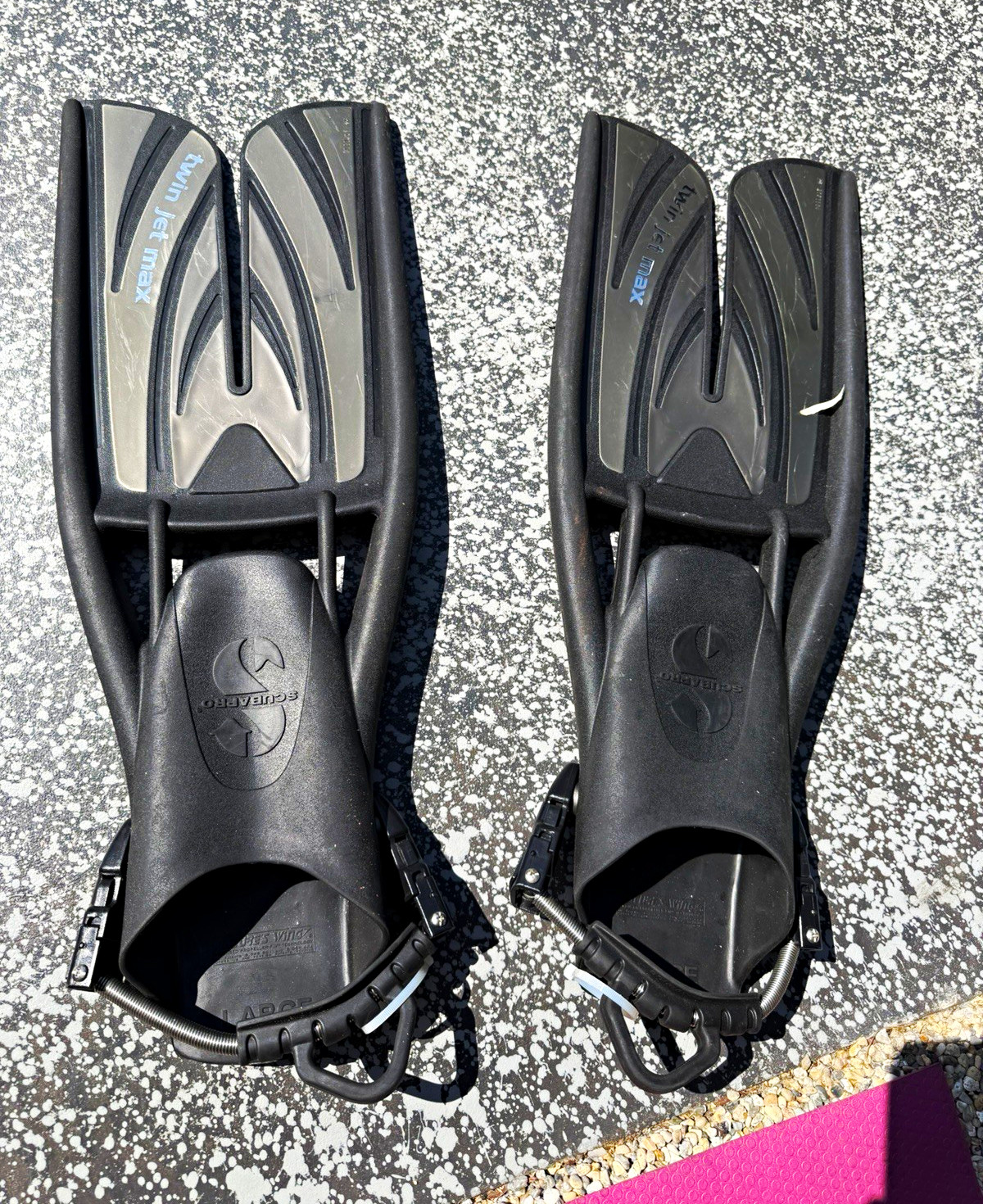 Scubapro Twin Jet Max Split Fins Black/Gray Adjustable Strap