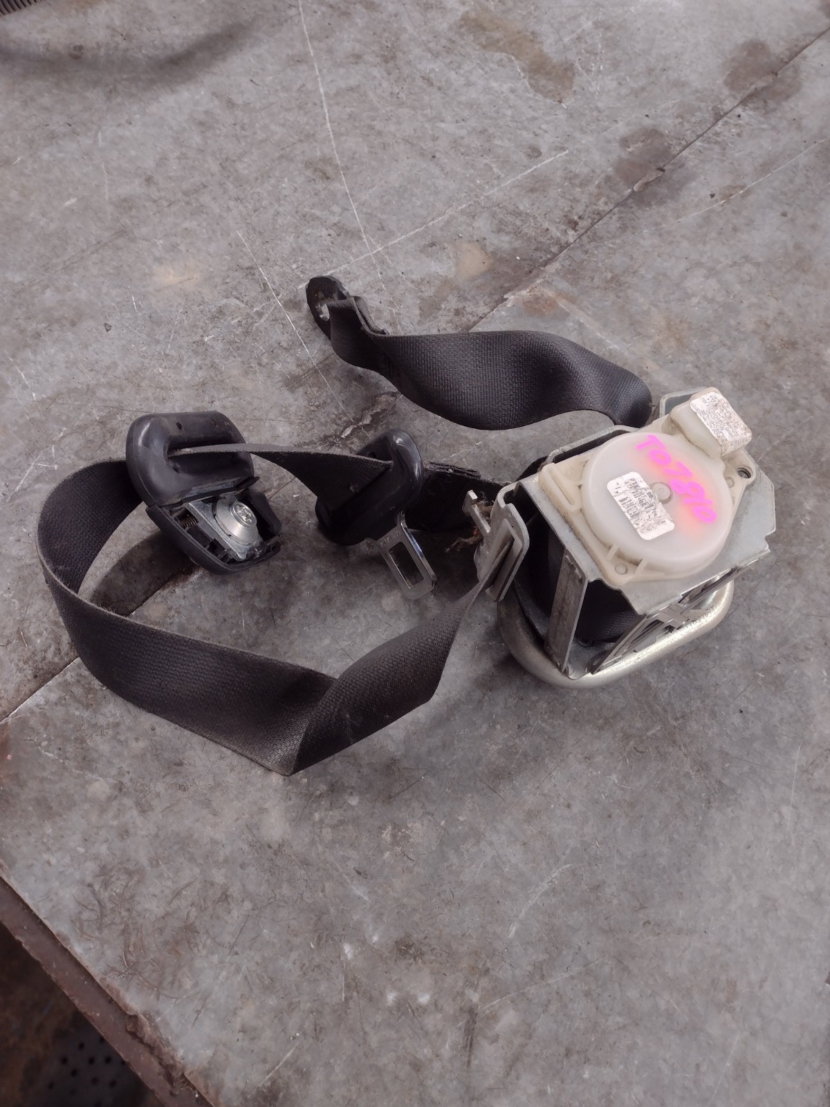 2007-2010 Jeep Wrangler Front Driver Seat Belt Retractor (4Dr) Assem Black OEM..