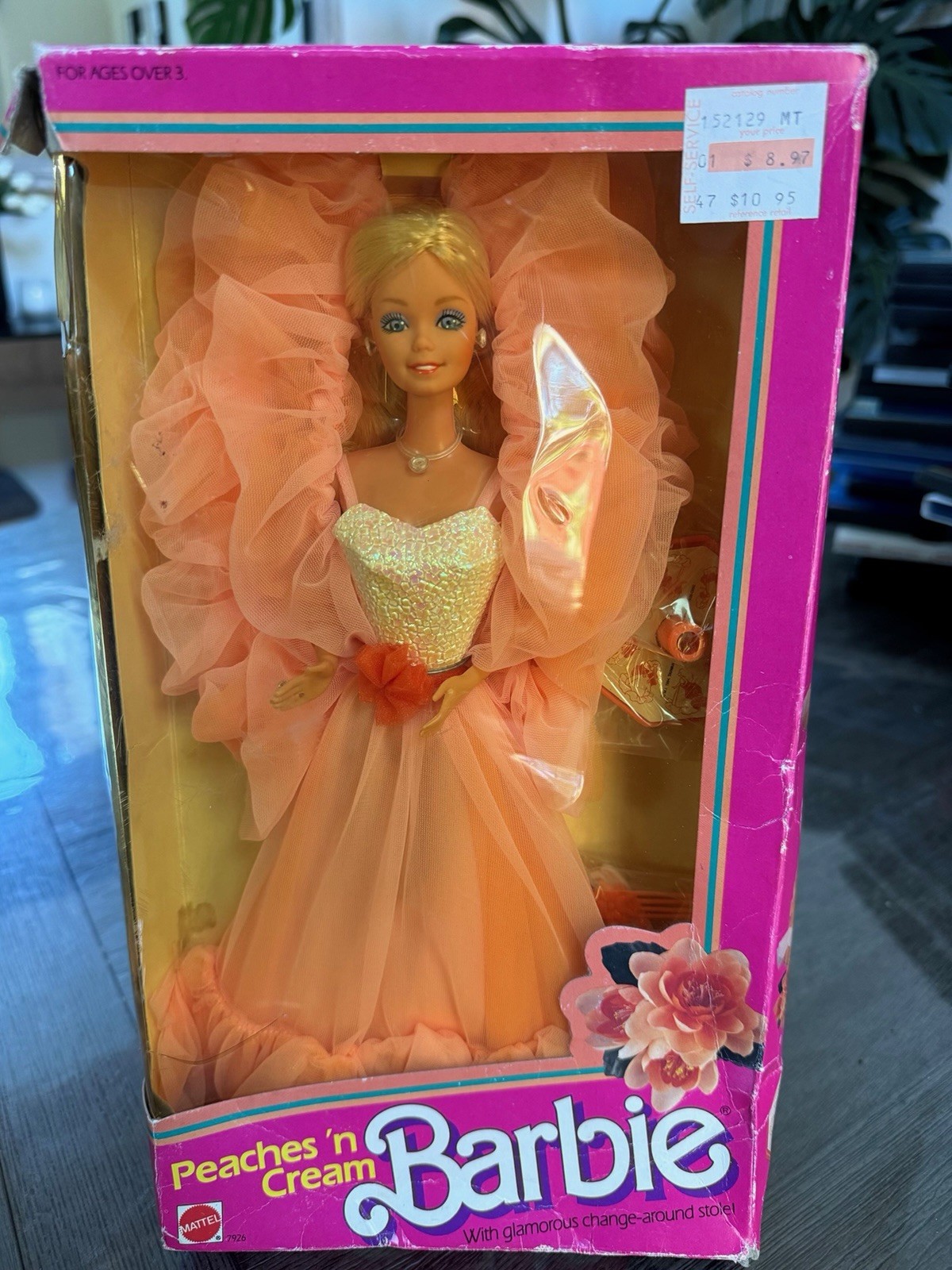 1984 PEACHES \'N CREAM BARBIE NRFB #7926 BEAUTIFUL PEACH DRESS BLONDE HAIR BY MAT