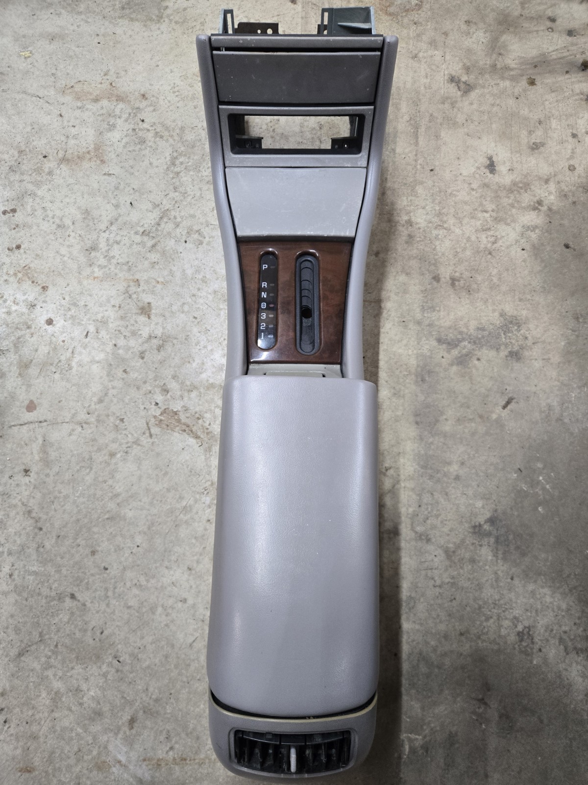 1995-1999 Buick Riviera Coupe Grey Front Center Console Assembly Shifter Lid