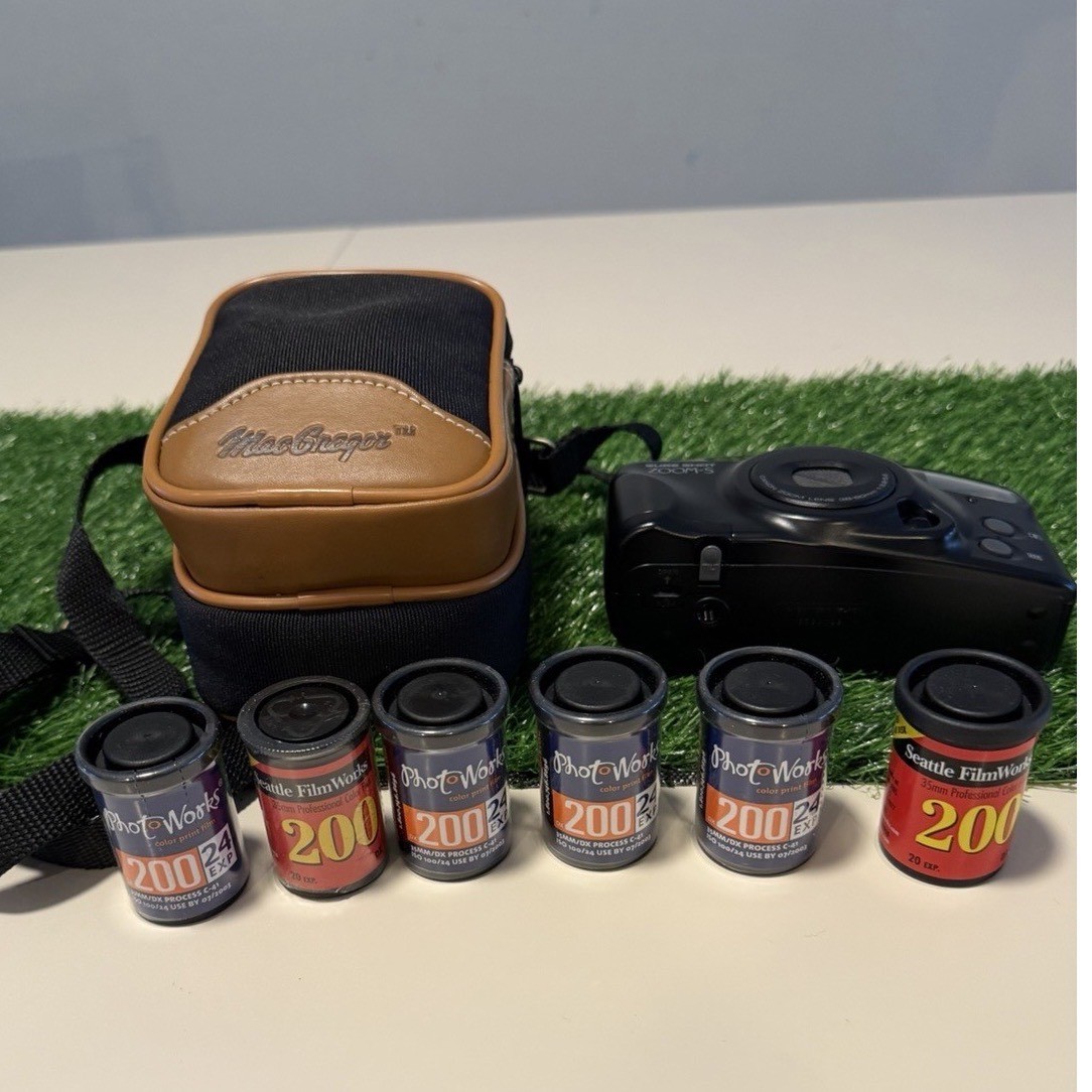 Vintage Canon Sure Shot Zoom-S 38-60mm With Film And Case Untested Needs Batter Vintage Canon Sure Shot Zoom-S 38-60mm With Film And Case Untested Needs Batter