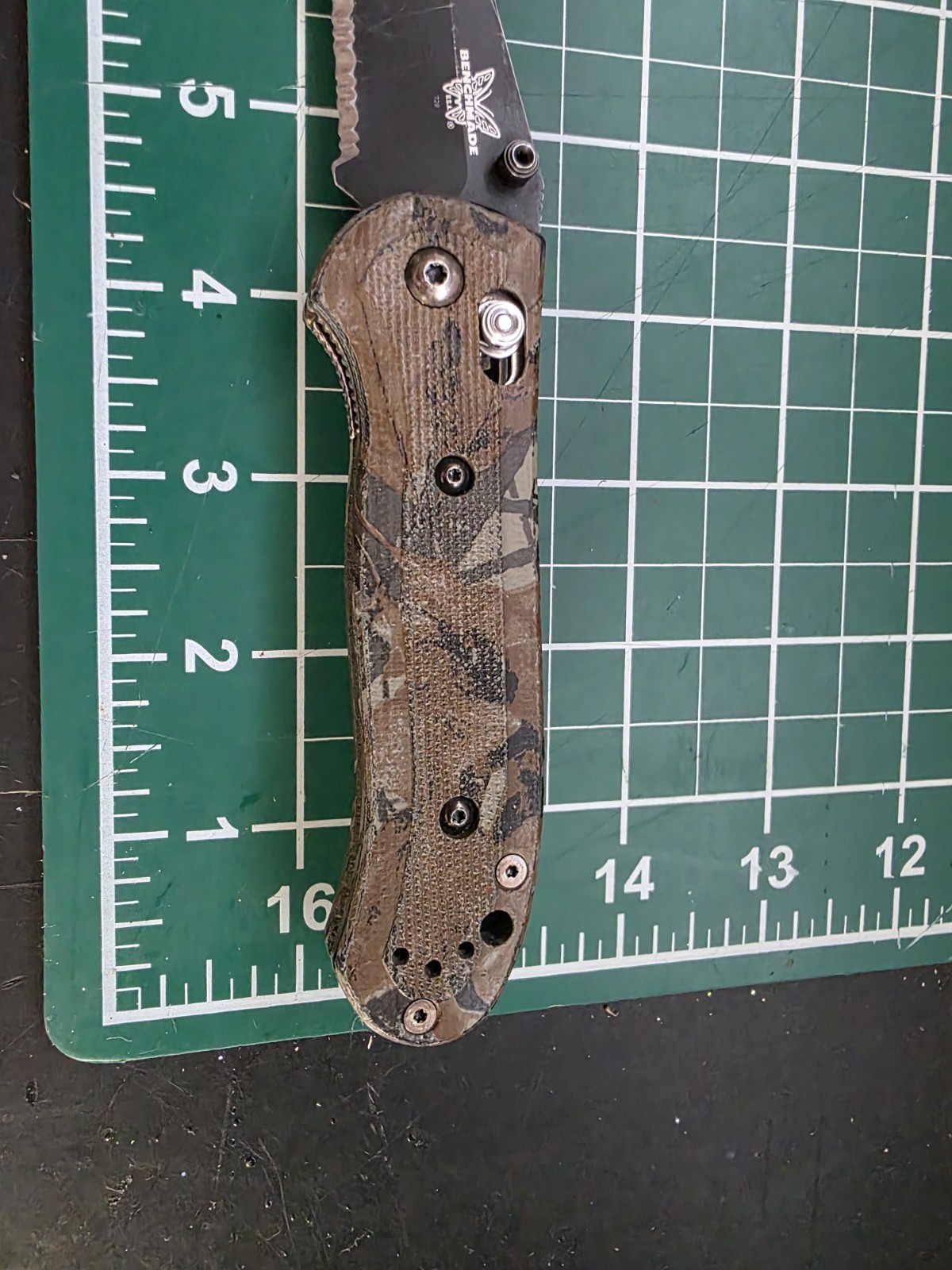 720SBTRT Pardue Folding Bowie Axis Real Tree by Benchmade Very Rare Pre Owned