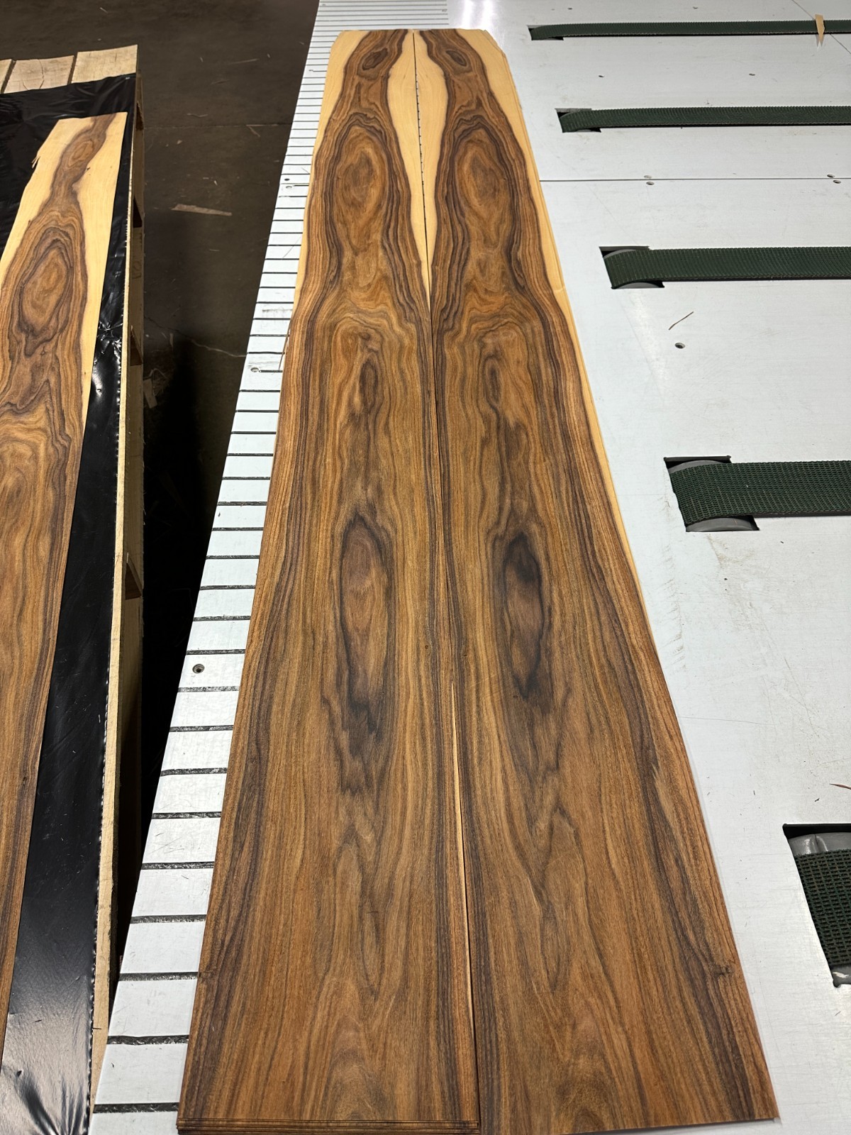 Santos Rosewood Raw Wood Veneer 2 sheets 100\'\' x 8\'\' 320H