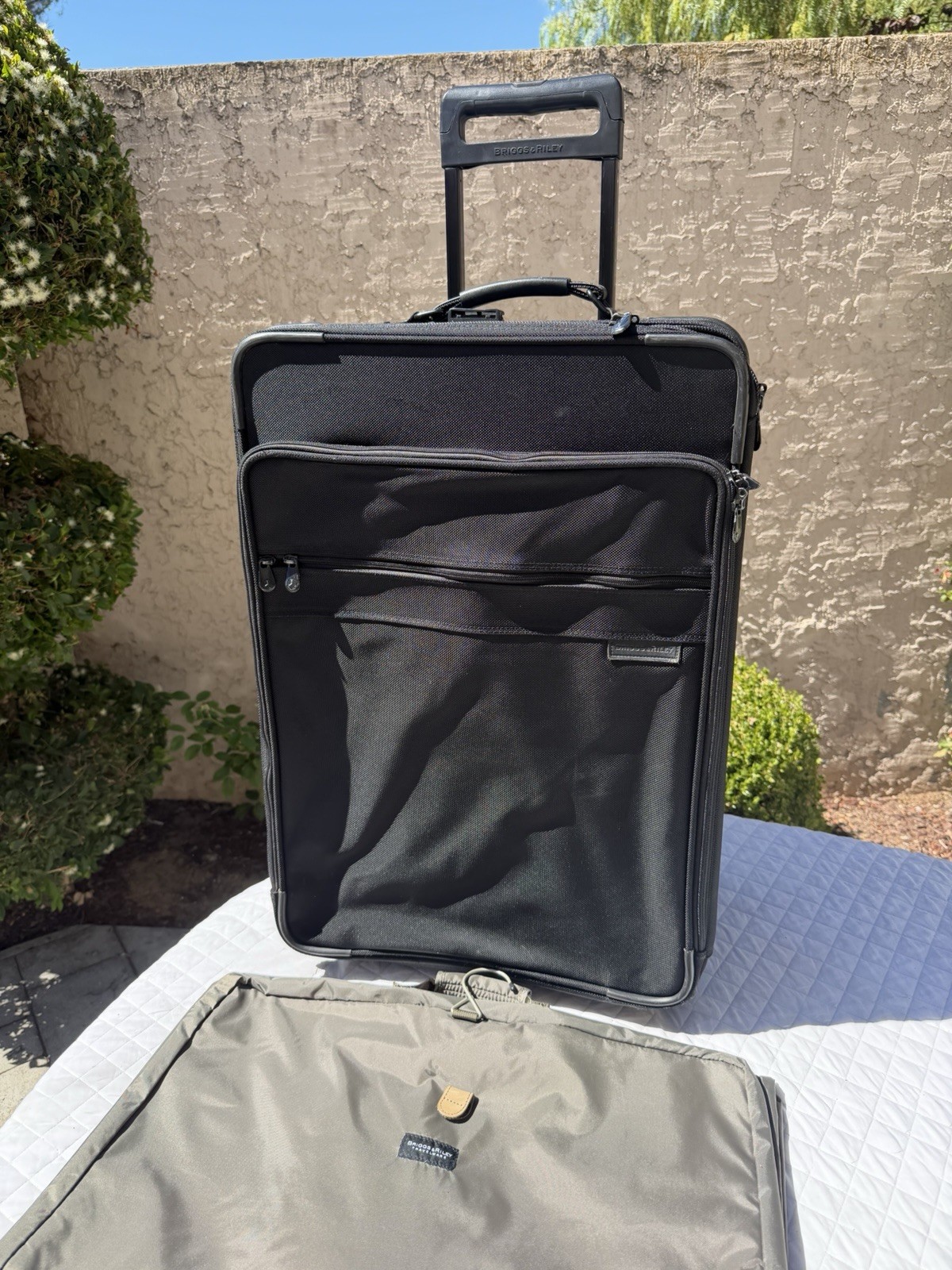 Briggs & Riley Huge 28” Baseline Expandable Check In Suitcase & Garment Sleeve