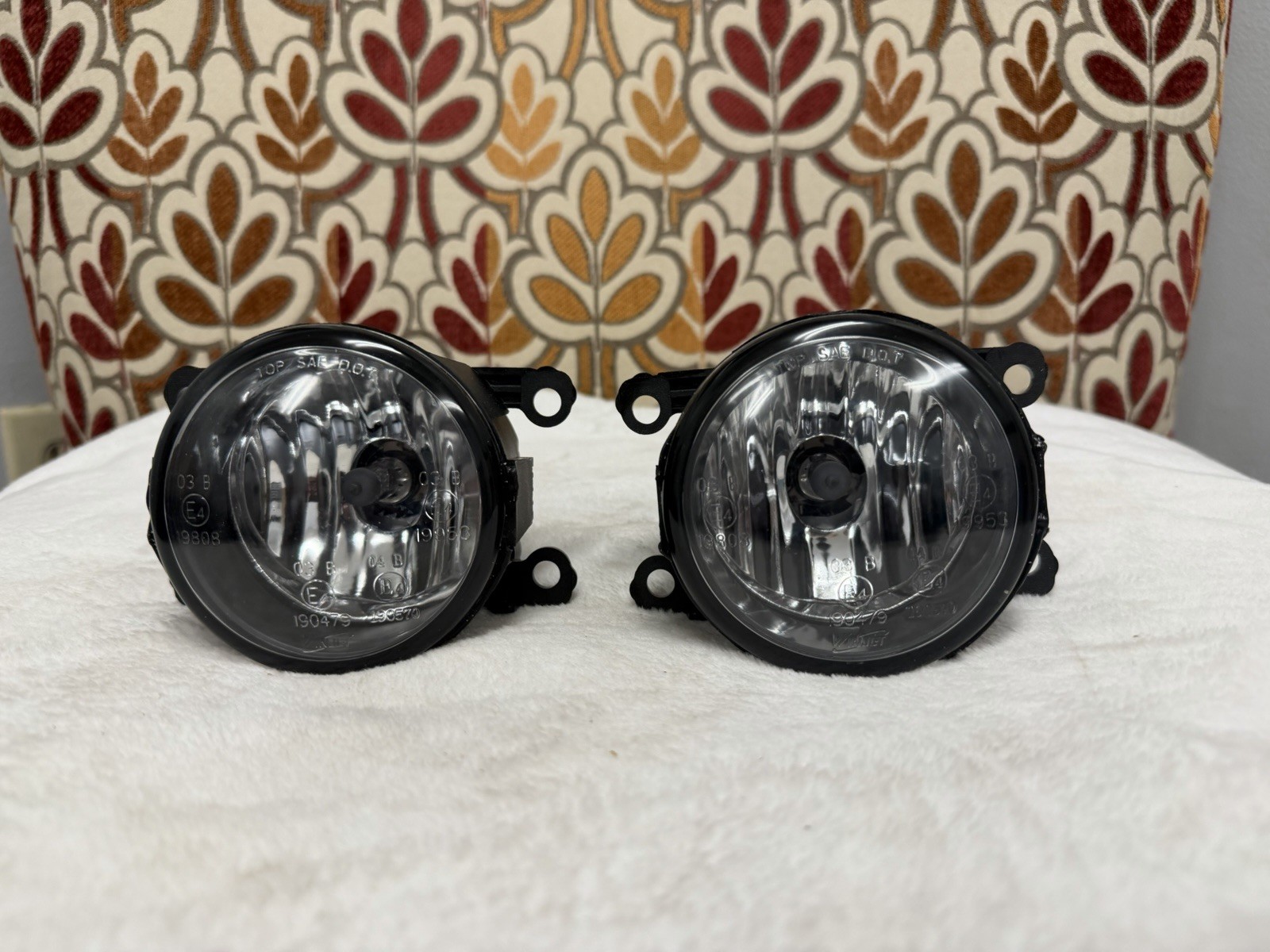 Winjet Clear Fog Lights Pair Left Right Set CFWJ-0197A-C Front Bumper Lamps H11 Winjet Clear Fog Lights Pair Left Right Set CFWJ-0197A-C Front Bumper Lamps H11