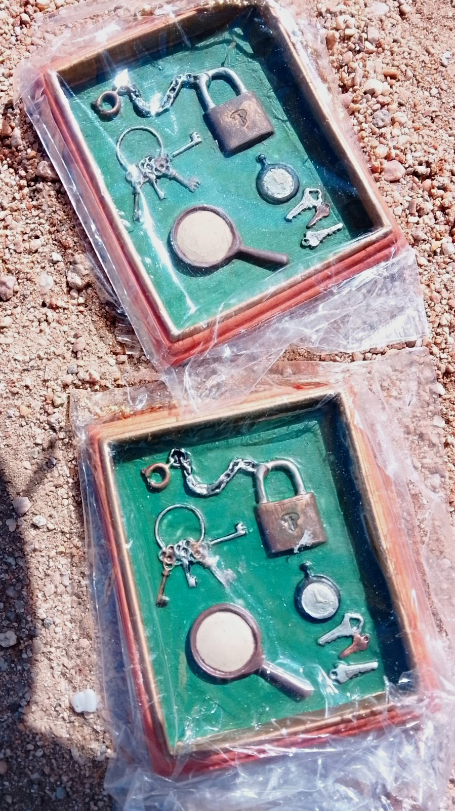 2pc Mixed Fashion Jewelry Lot Necklace & Keychain Silver/Green Mixed Materials