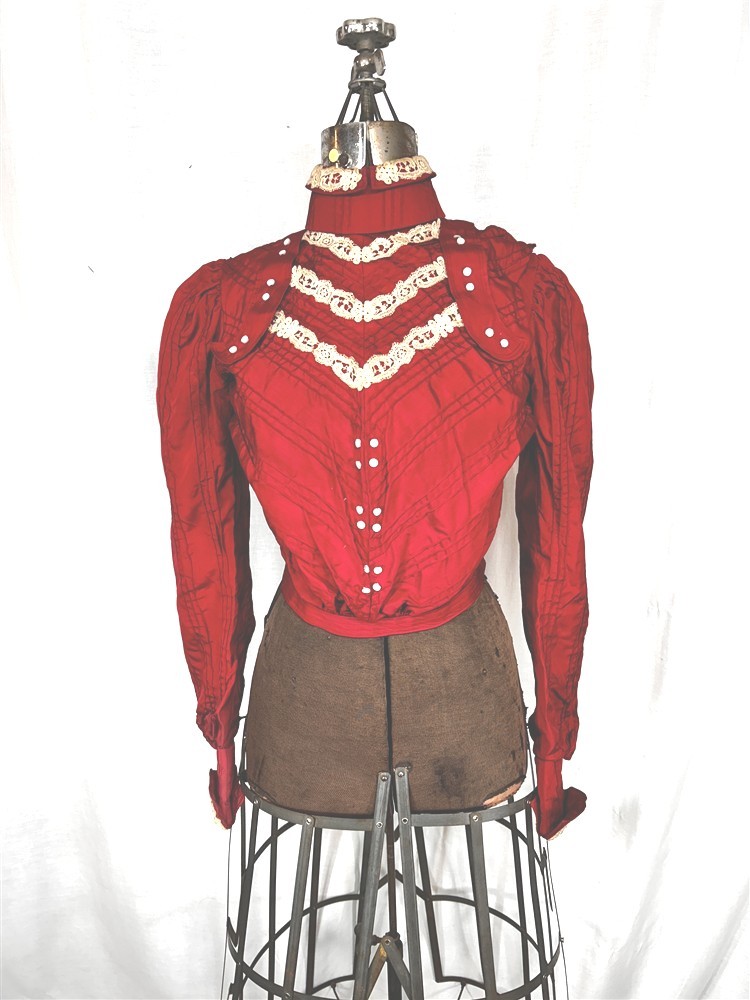 antique RED silk bodice, w/lace bust 32 Victorian many buttons unusual rare 1890