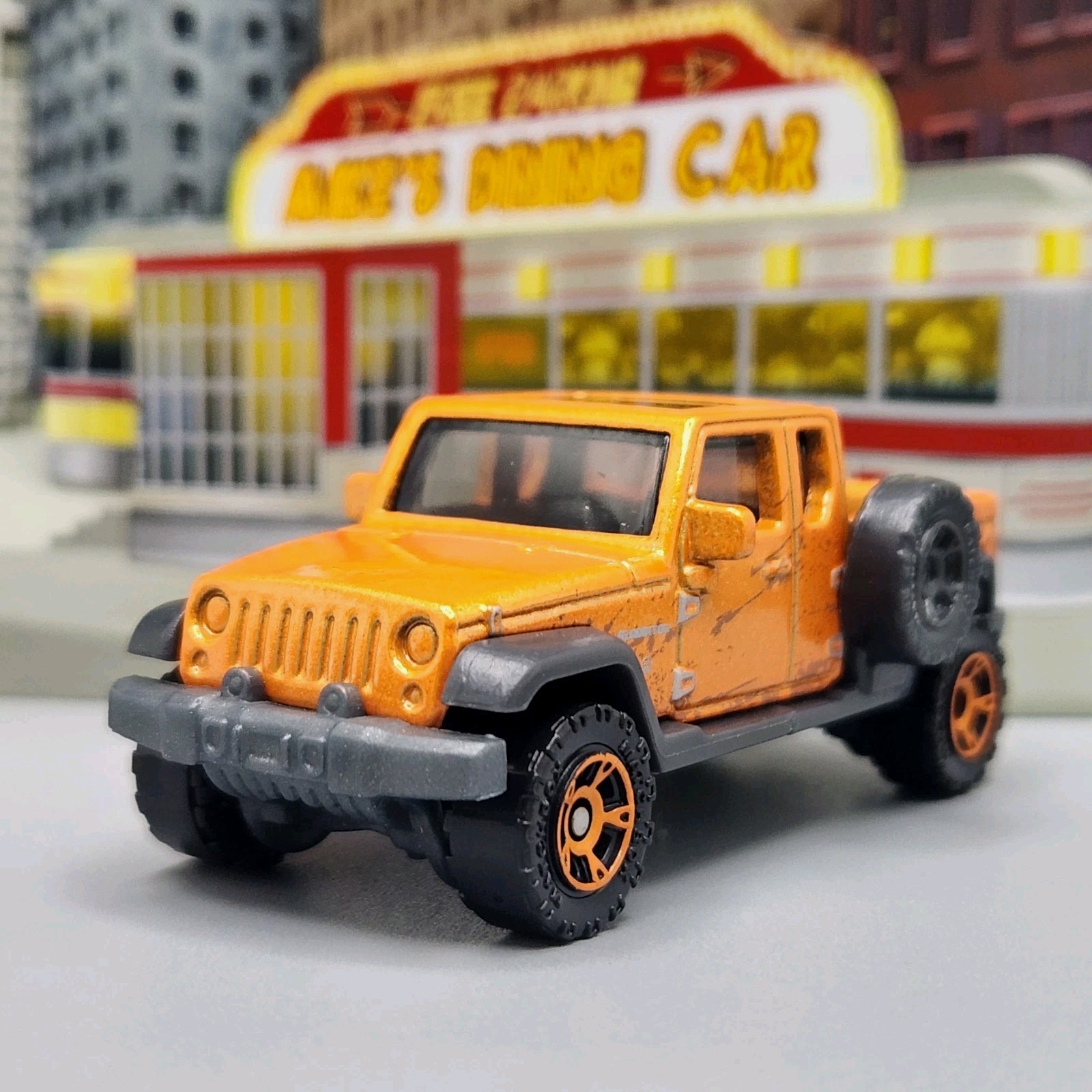 2017 17 Jeep Gladiator Orange 1/64 Scale Diecast Model LOOSE 