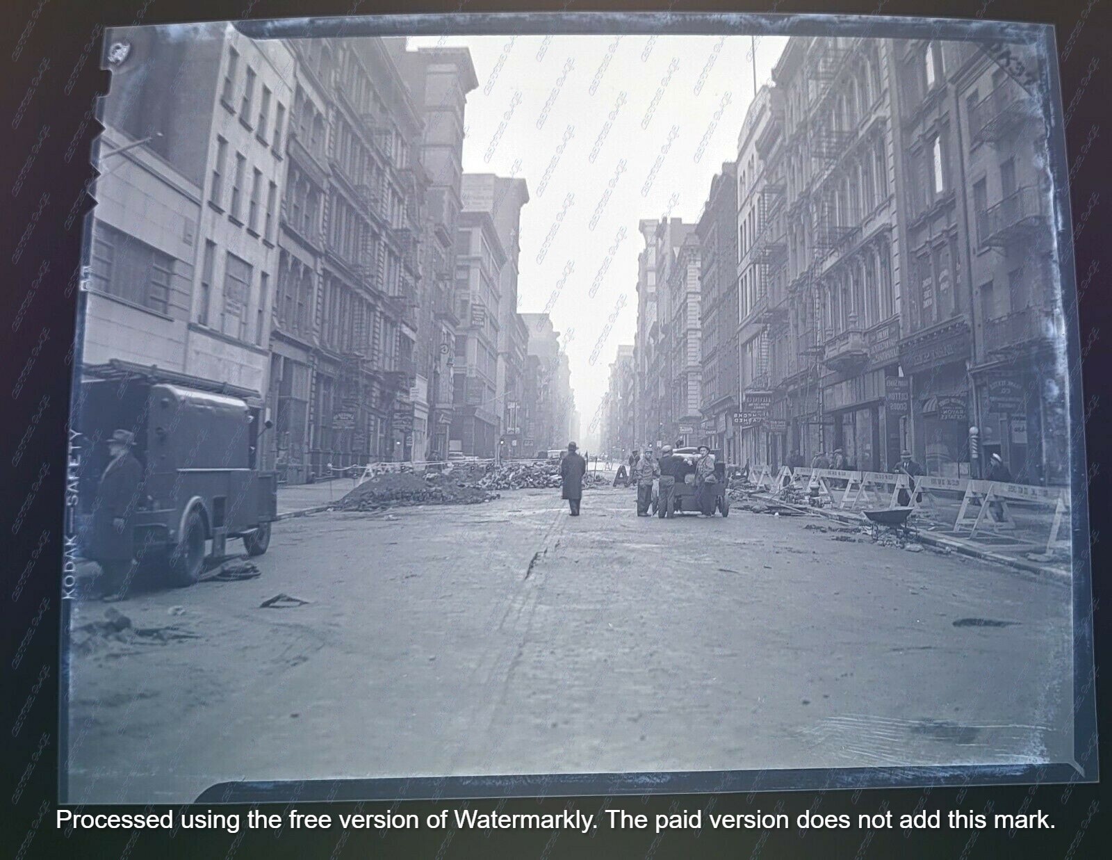 MANHATTAN NYC BROADWAY BETWEEN CANAL AND GRAND ST NEGATIVES WATER DAMAGE  1945