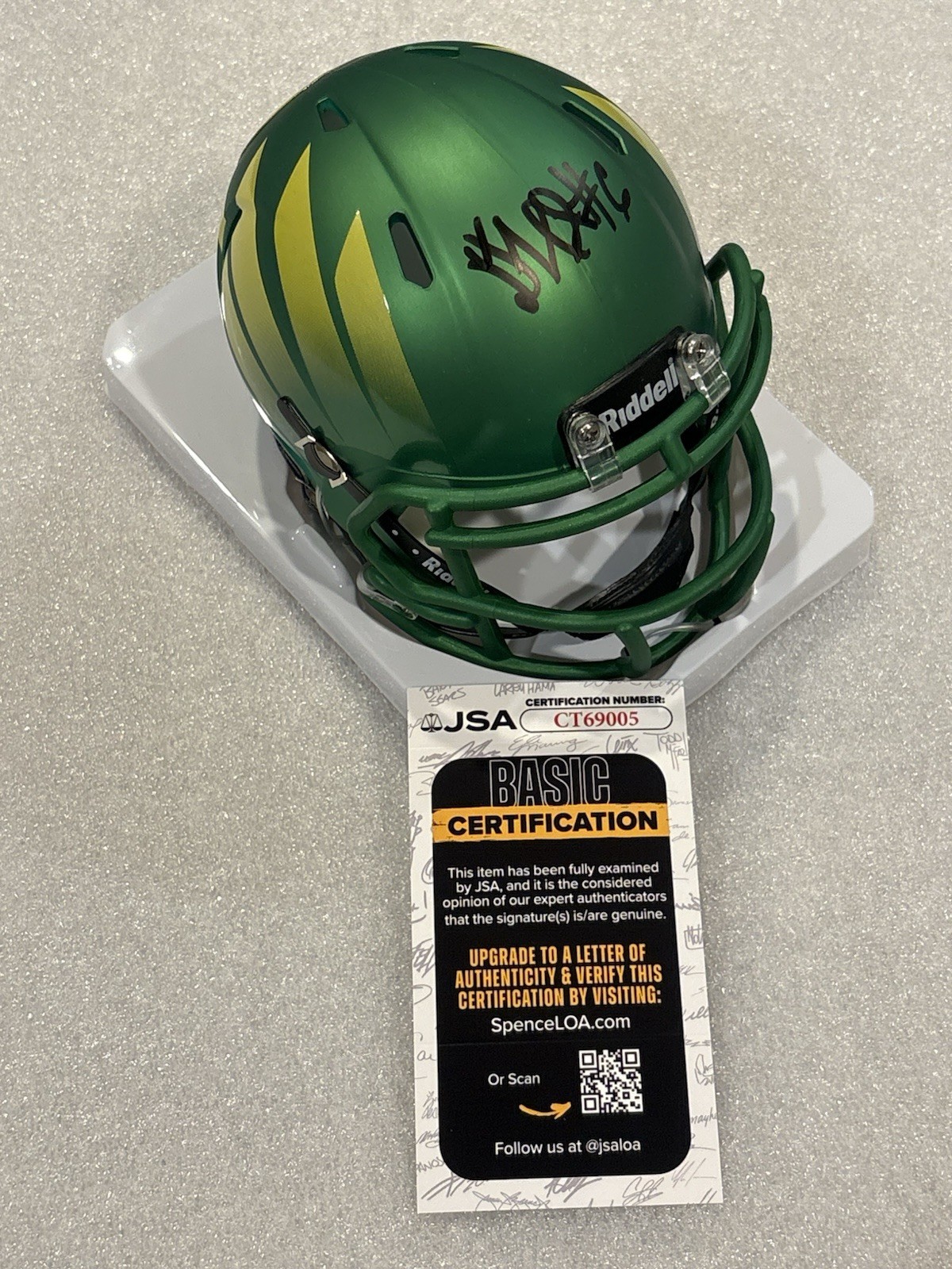 JSA COA DIERRE HILL JR Signed Autographed Oregon Ducks Football Mini Helmet JSA COA DIERRE HILL JR Signed Autographed Oregon Ducks Football Mini Helmet