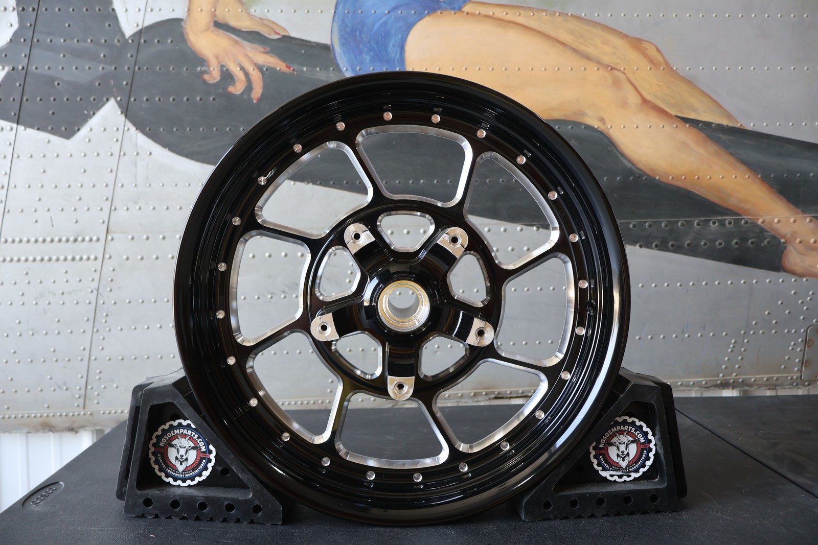 43300064 NEW OEM 2009-2023 HARLEY-DAVIDSON TOURING ROADWINDER FRONT WHEEL 18\