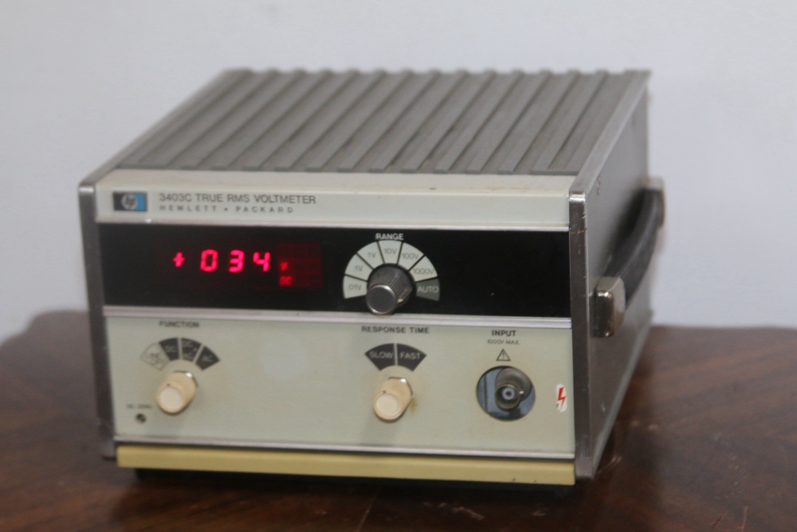 Vintage Hewlett Packard HP 3403C True RMS Voltmeter AC/DC 100MHz Powers On Vintage Hewlett Packard HP 3403C True RMS Voltmeter AC/DC 100MHz Powers On
