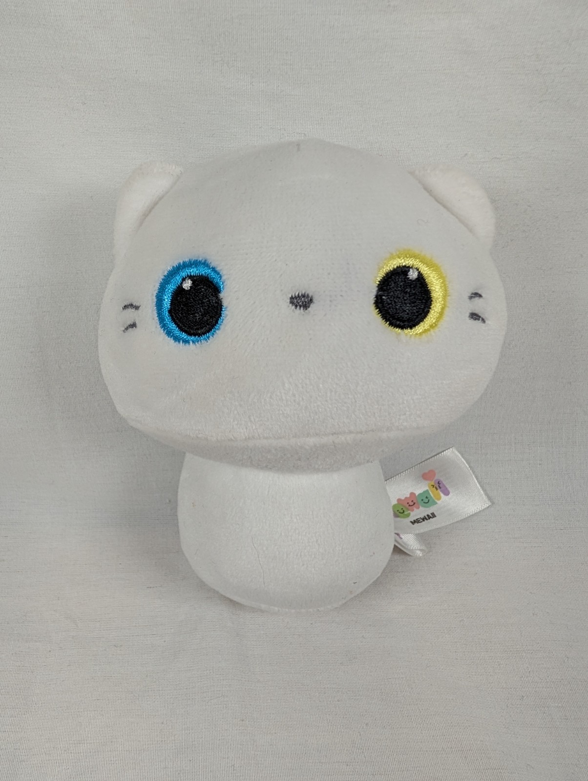 Mewaii Plush White Mushroom Cat Heterochromia 4.5in