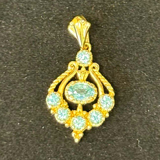 vintage-style 14k yellow gold aquamarine pendant vintage-style 14k yellow gold aquamarine pendant