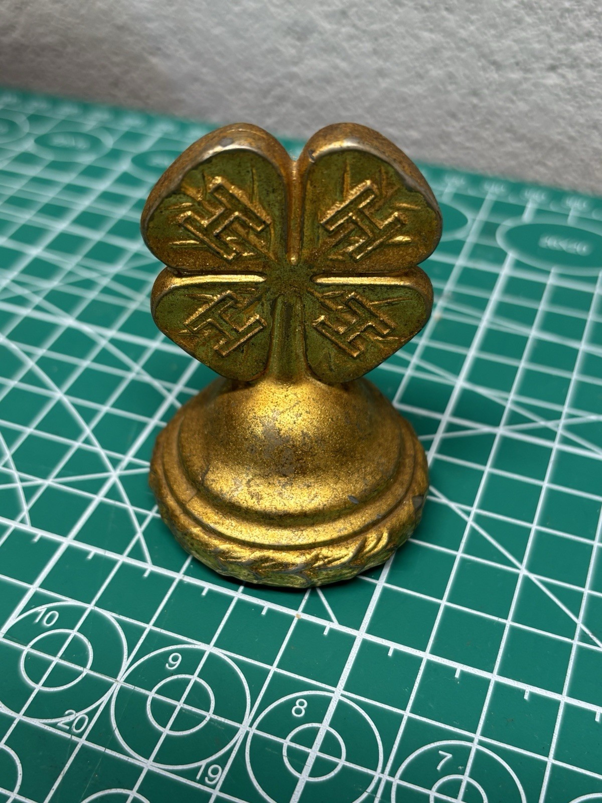 VINTAGE 4-H CLUB PAPERWIEGHT PROMOTIONAL AWARD GOLDEN BELL SHAPED VINTAGE 4-H CLUB PAPERWIEGHT PROMOTIONAL AWARD GOLDEN BELL SHAPED